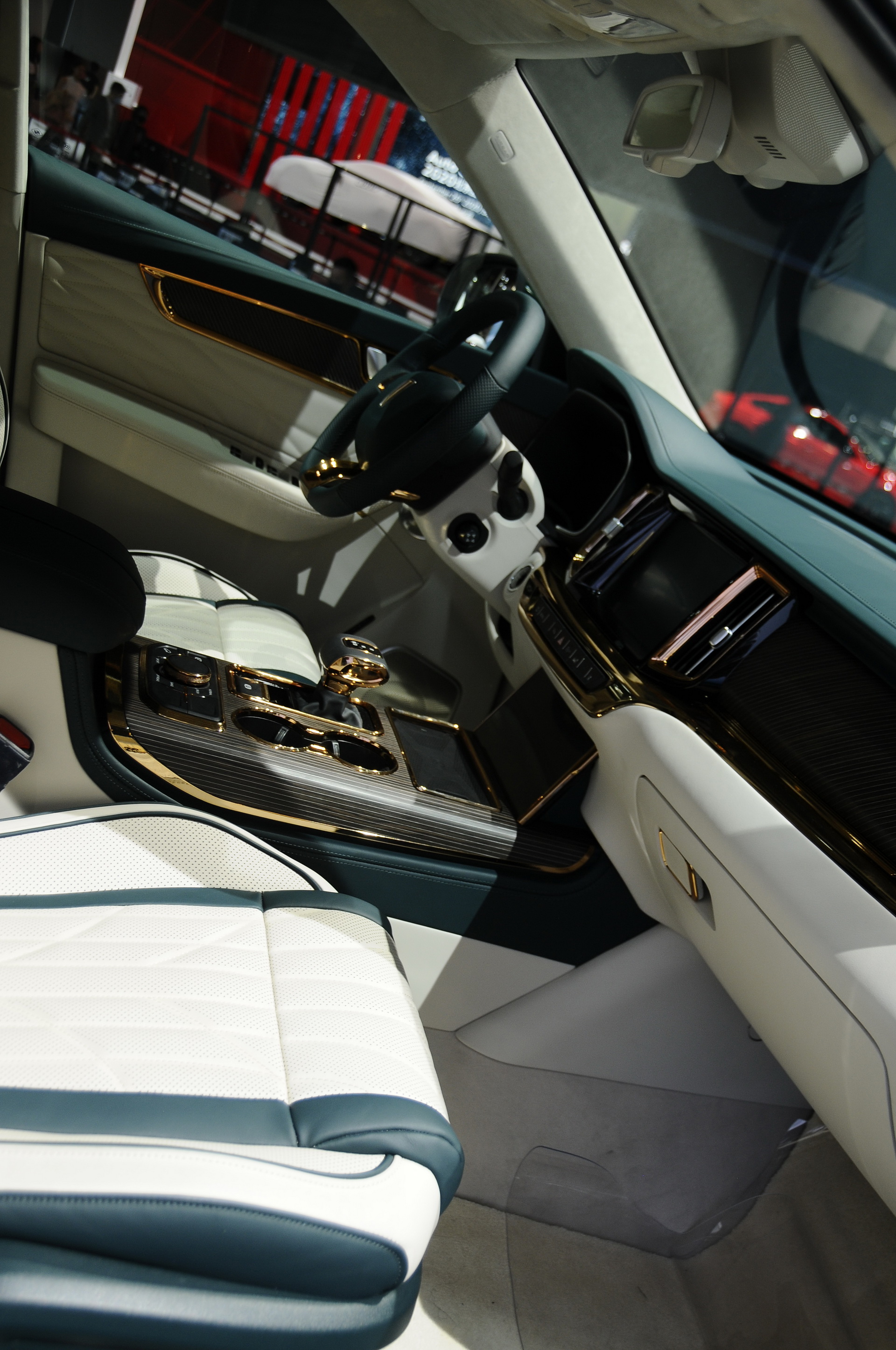 The New Hongqi HS7+ Grille Makes BMW’s Pale In Comparison