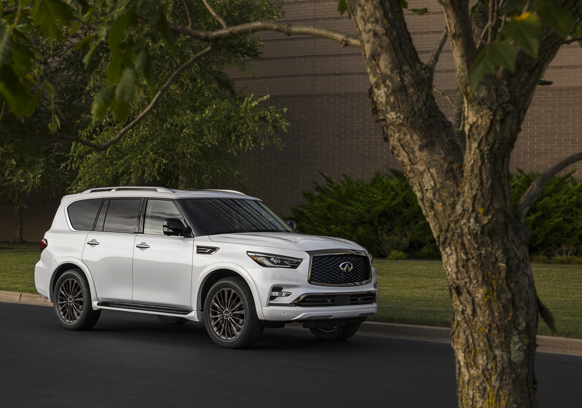 2021 Infiniti QX80 Gains Fresh Tech, New Grades And $69,050 Starting MSRP