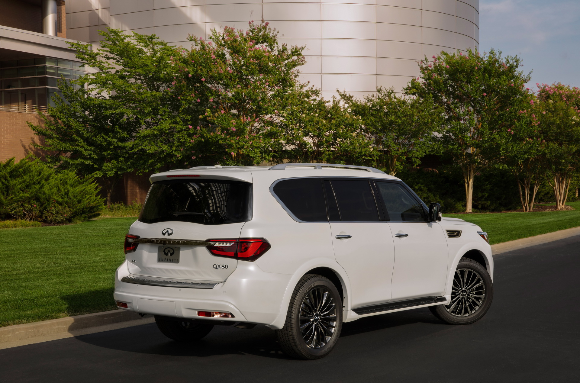 2021 Infiniti QX80 Gains Fresh Tech, New Grades And $69,050 Starting MSRP