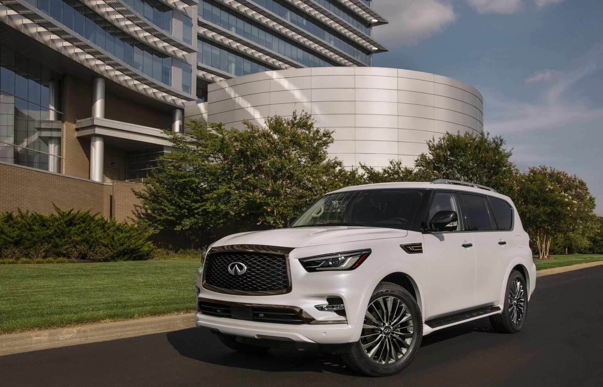 2021 Infiniti QX80 Gains Fresh Tech, New Grades And $69,050 Starting MSRP