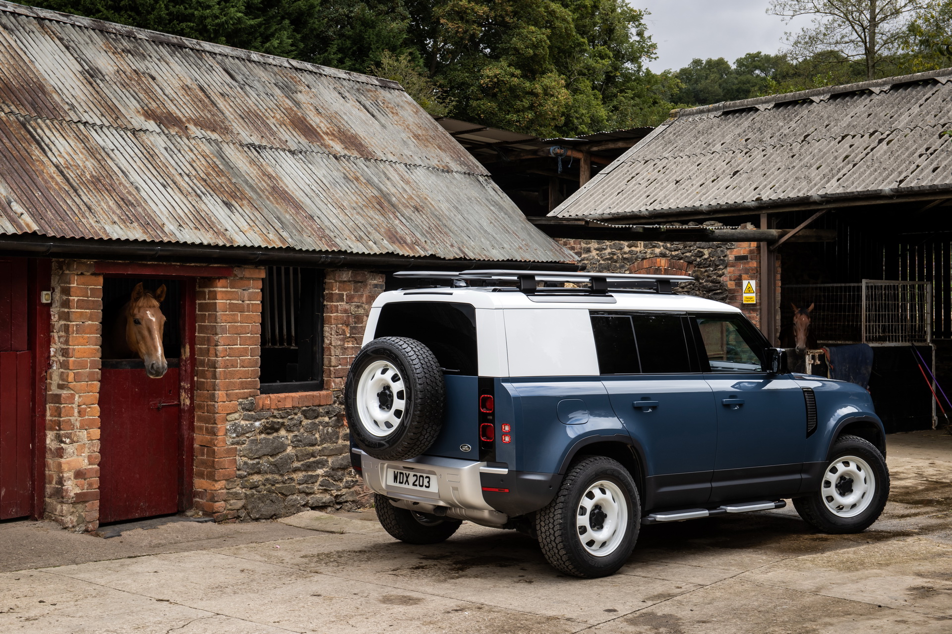 2021 Land Rover Defender Hard Top Is A Posh 4×4 LCV