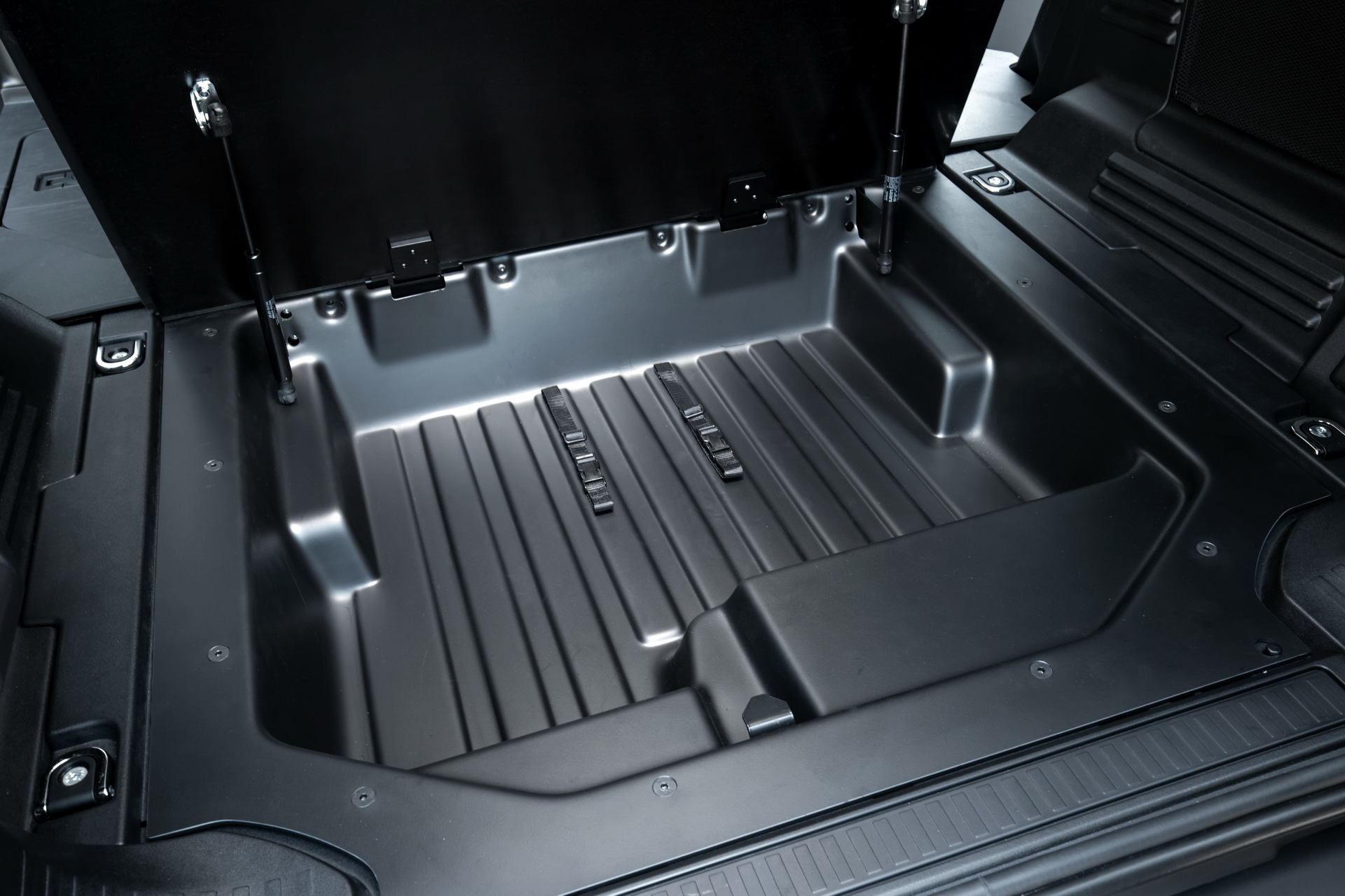 2021 Land Rover Defender Hard Top Is A Posh 4×4 LCV