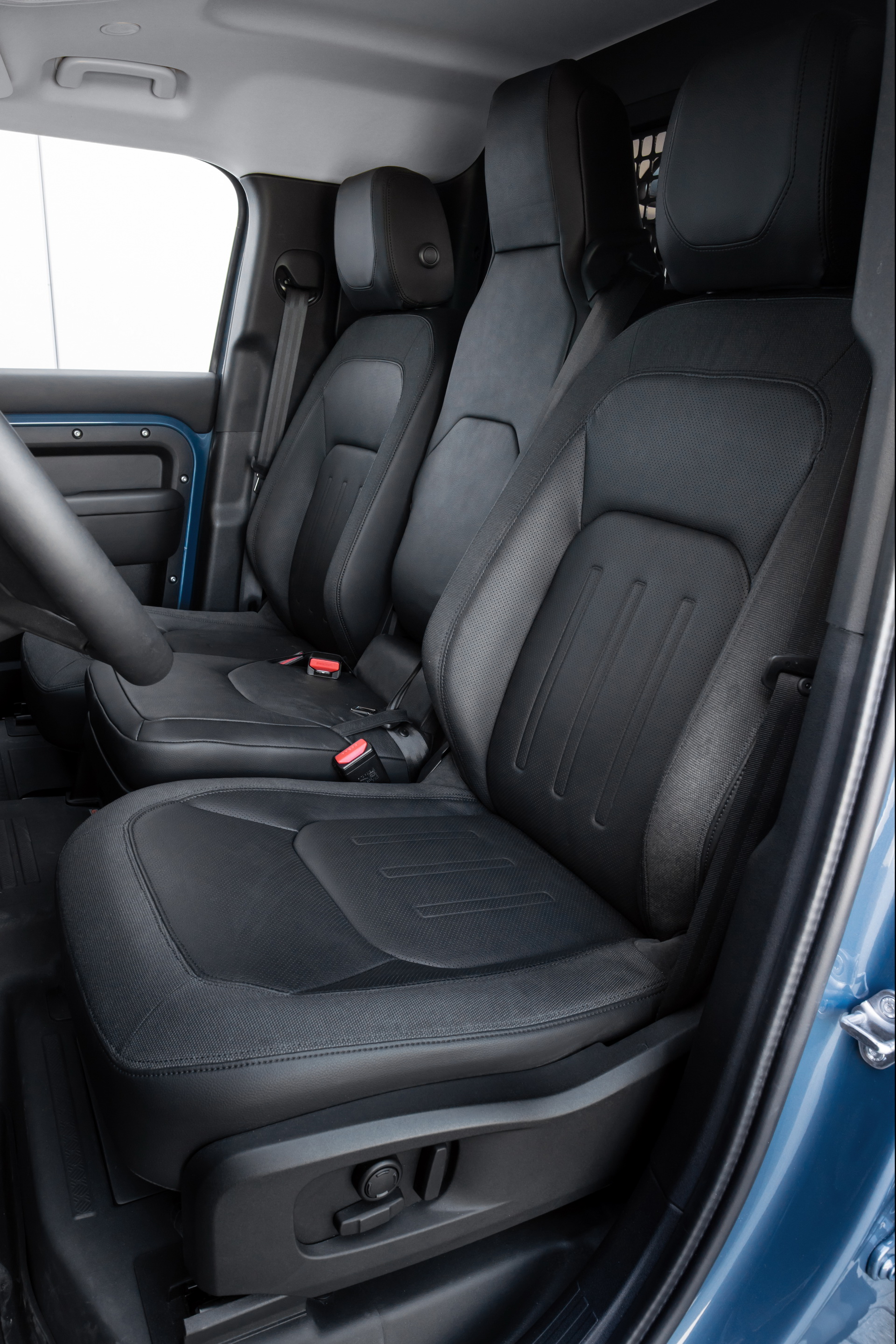 2021 Land Rover Defender Hard Top Is A Posh 4×4 LCV