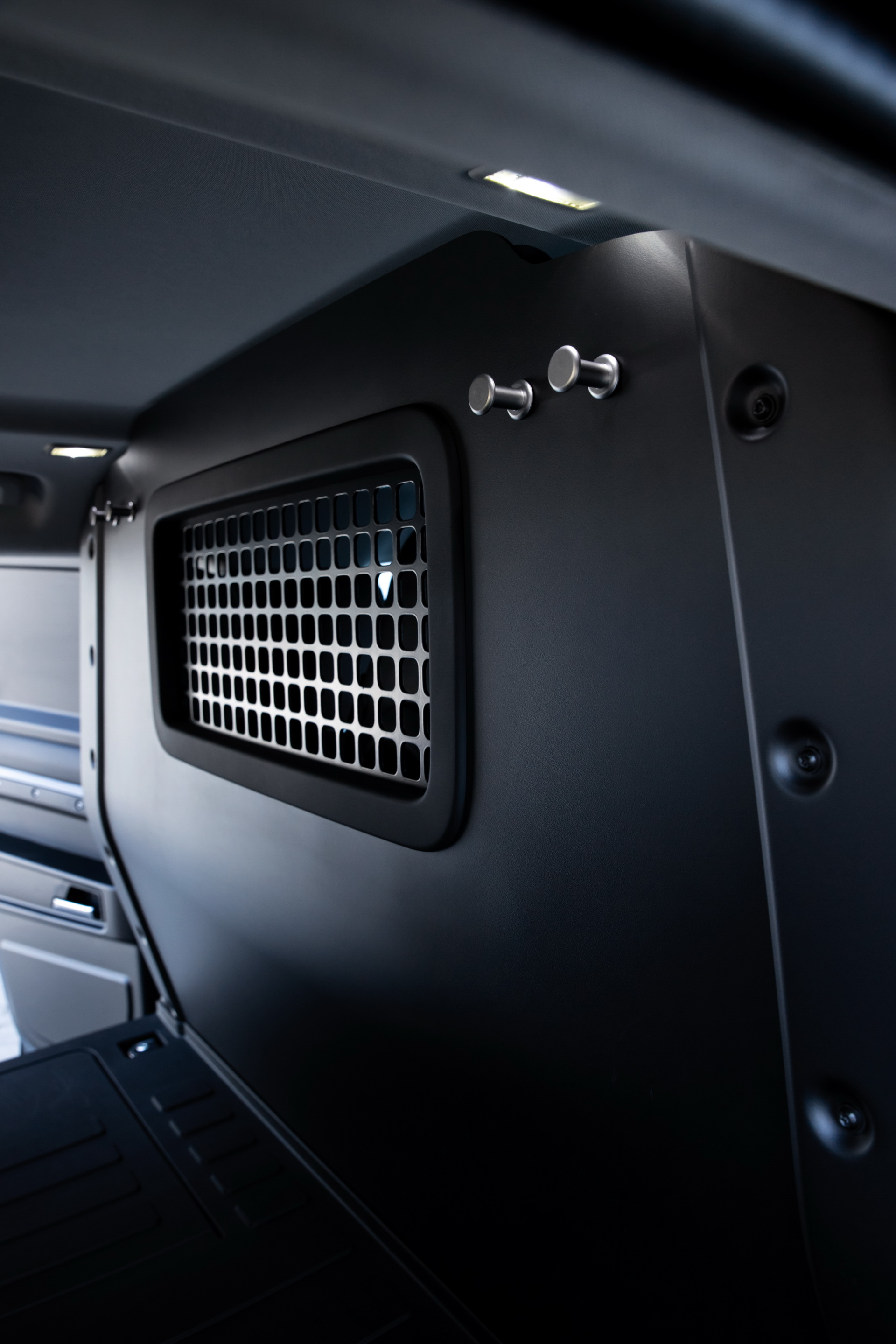 2021 Land Rover Defender Hard Top Is A Posh 4×4 LCV