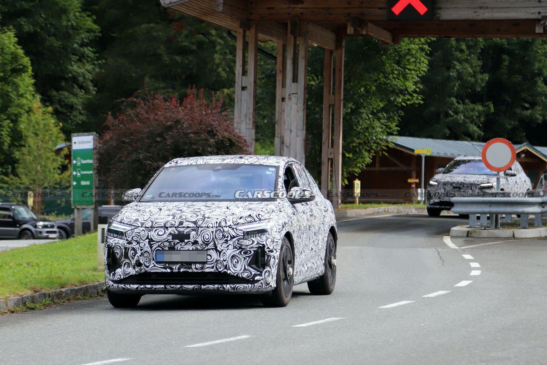 New Audi Q4 e-tron And Q4 e-tron Sportback Show Their Differences While Testing Together