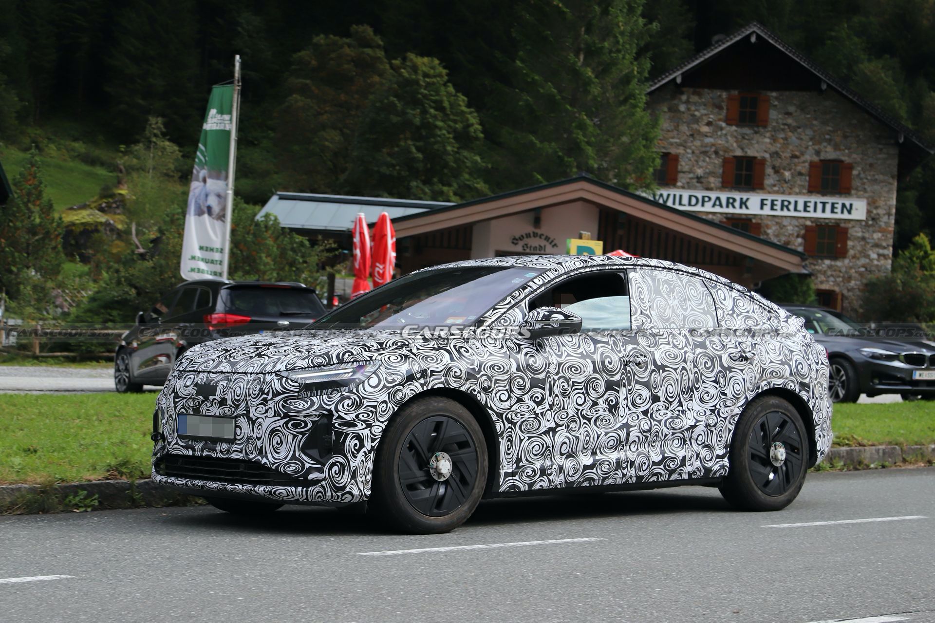 New Audi Q4 e-tron And Q4 e-tron Sportback Show Their Differences While Testing Together