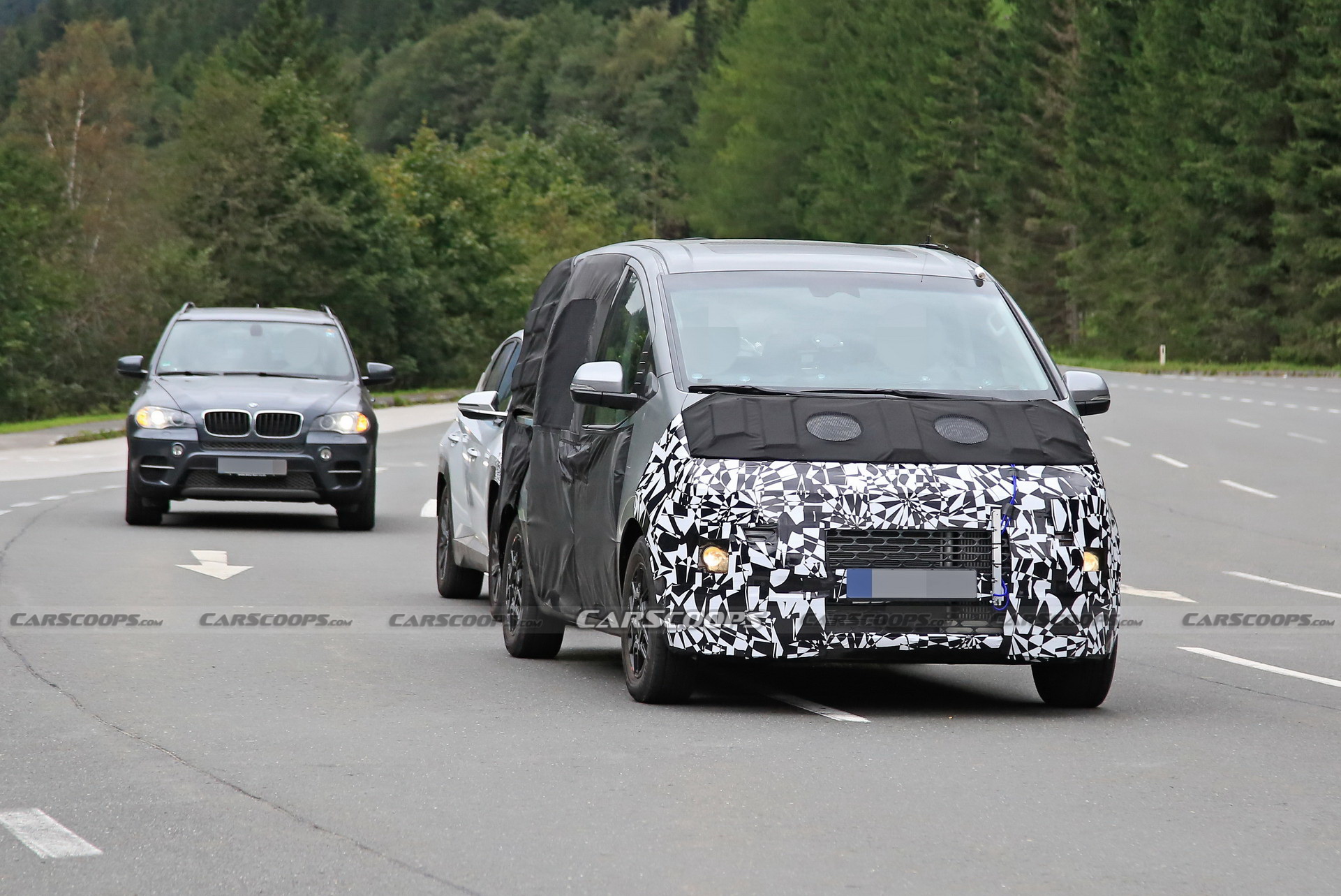 Hyundai’s Redesigned 2022 H1 (Starex / iMax) Spotted, Could Debut Next Year