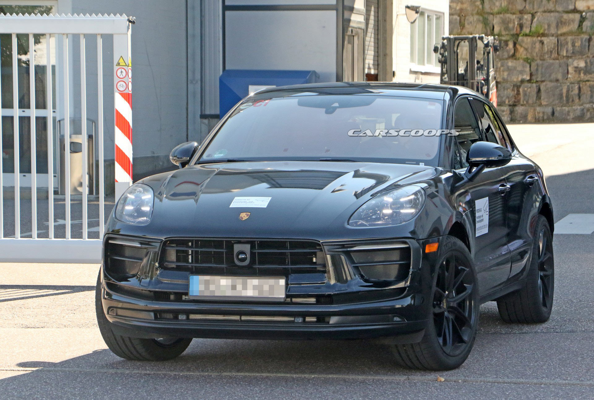 Facelifted Porsche Macan Spied Inside And Out, Will Be Sold Alongside The Upcoming Electric Version