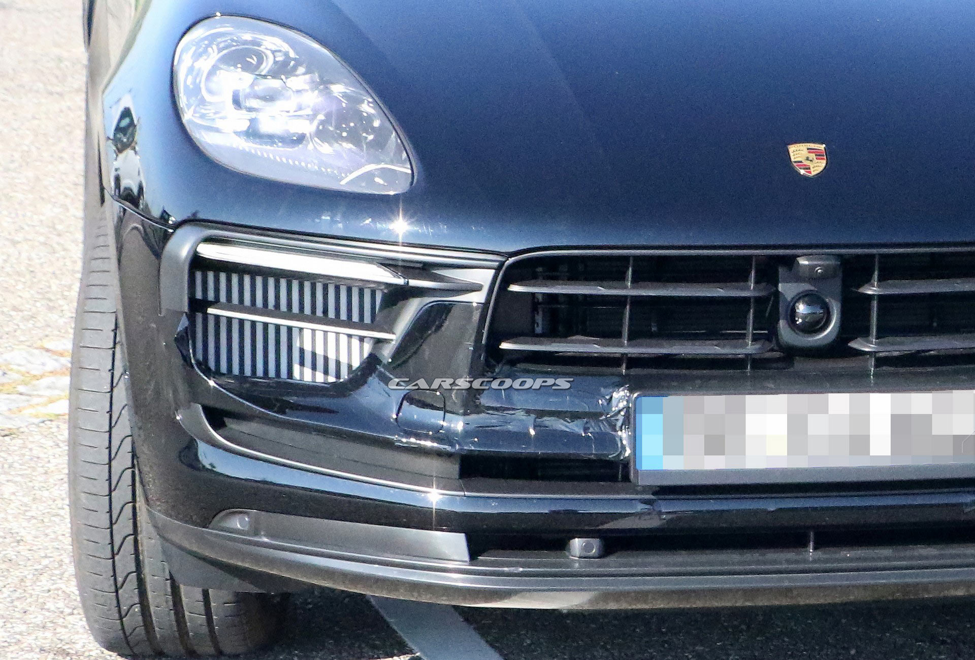 Facelifted Porsche Macan Spied Inside And Out, Will Be Sold Alongside The Upcoming Electric Version