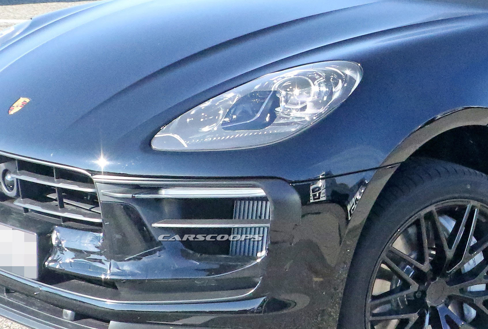 Facelifted Porsche Macan Spied Inside And Out, Will Be Sold Alongside The Upcoming Electric Version