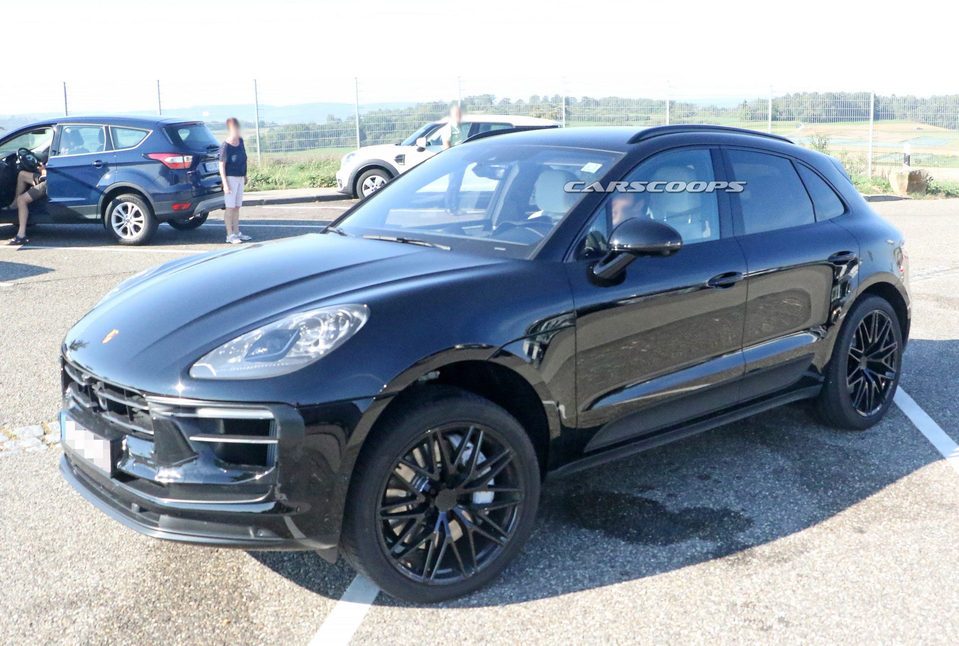 Facelifted Porsche Macan Spied Inside And Out, Will Be Sold Alongside The Upcoming Electric Version