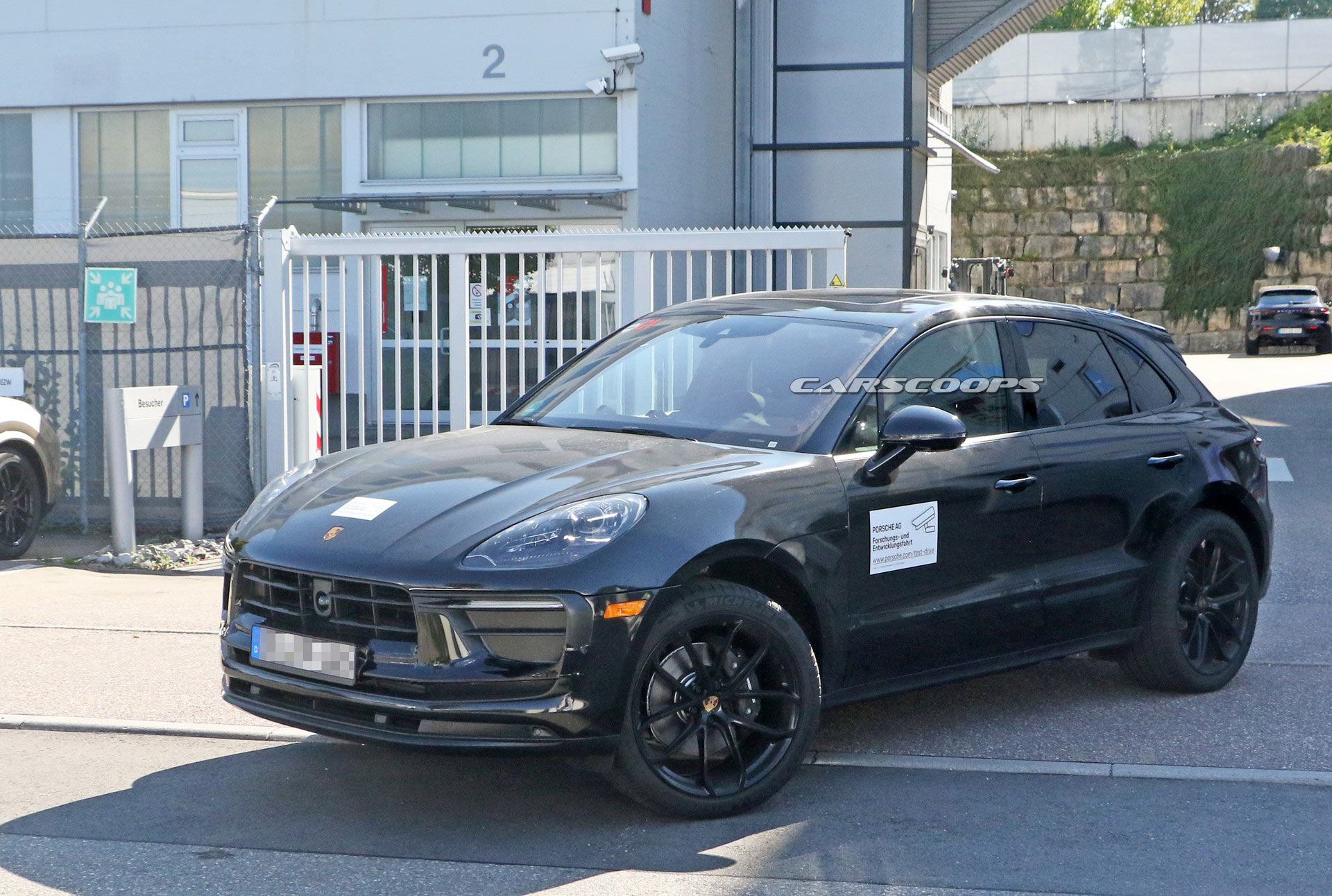 Facelifted Porsche Macan Spied Inside And Out, Will Be Sold Alongside The Upcoming Electric Version