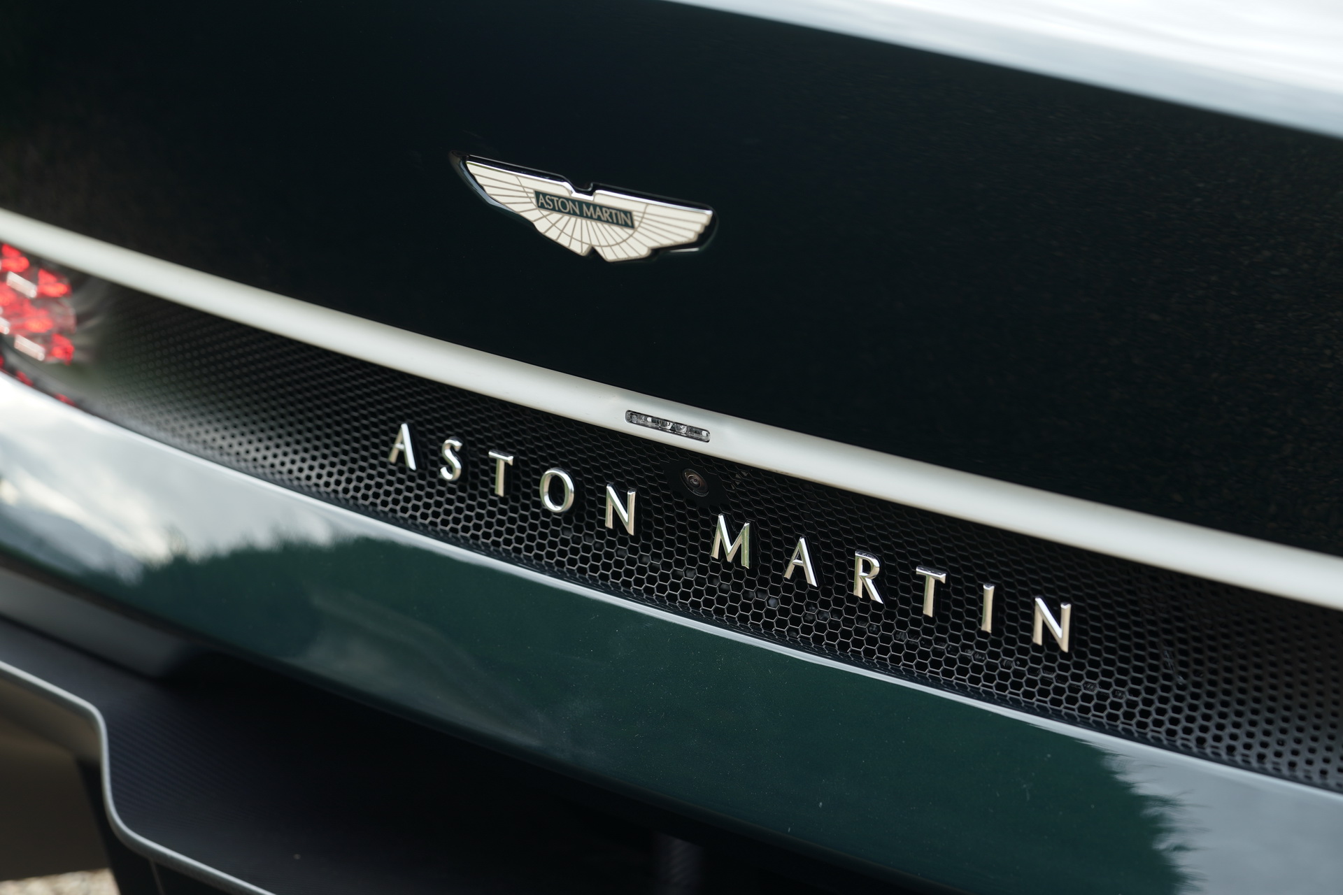 New Aston Martin Victor By Q Is A Wild One-Off Manual V12 Supercar Inspired By The 70/80’s Vantage