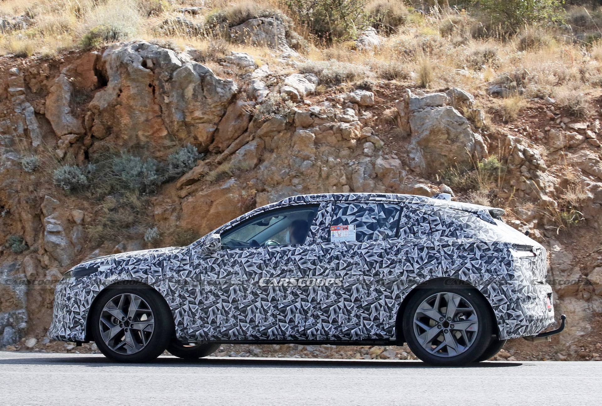 New DS 4 To Chase After BMW 1-Series And Mercedes A-Class