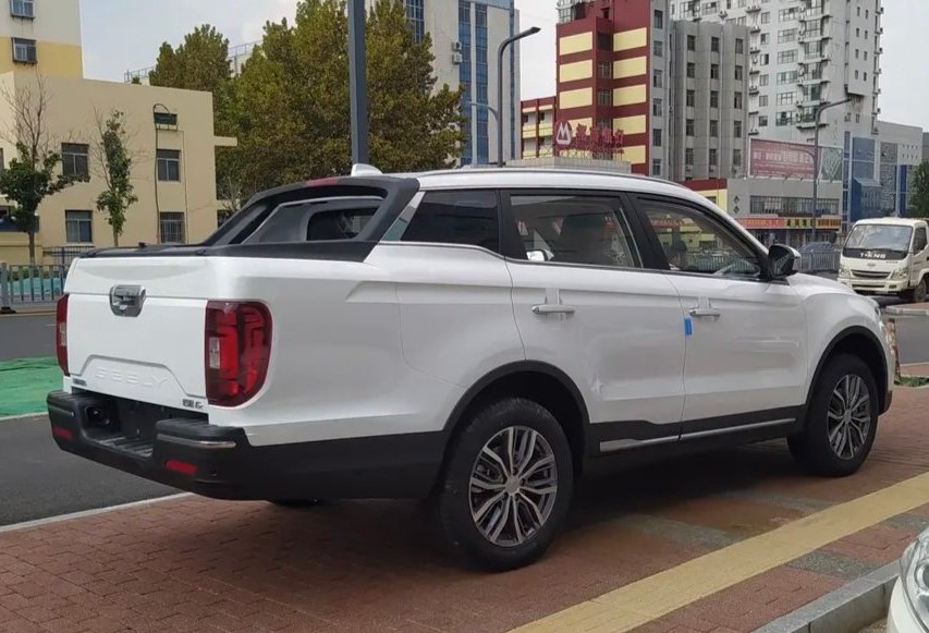 The Farizon FX Is Geely’s Idea Of Crossover Business In The Front And Pickup Party At The Back