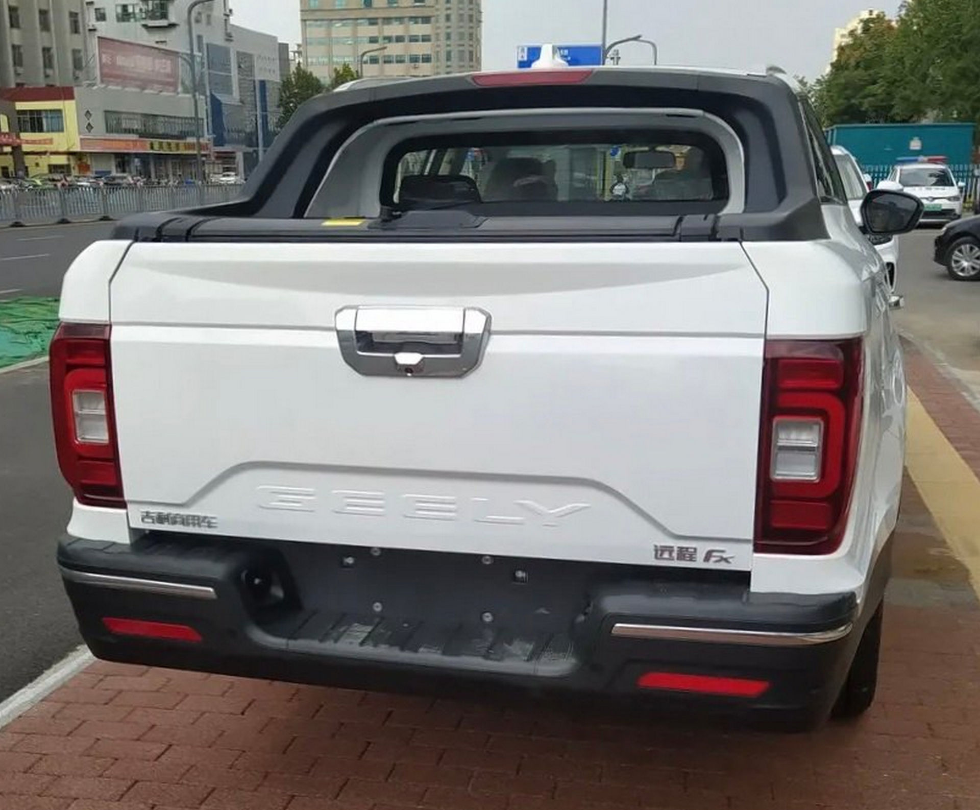 The Farizon FX Is Geely’s Idea Of Crossover Business In The Front And Pickup Party At The Back