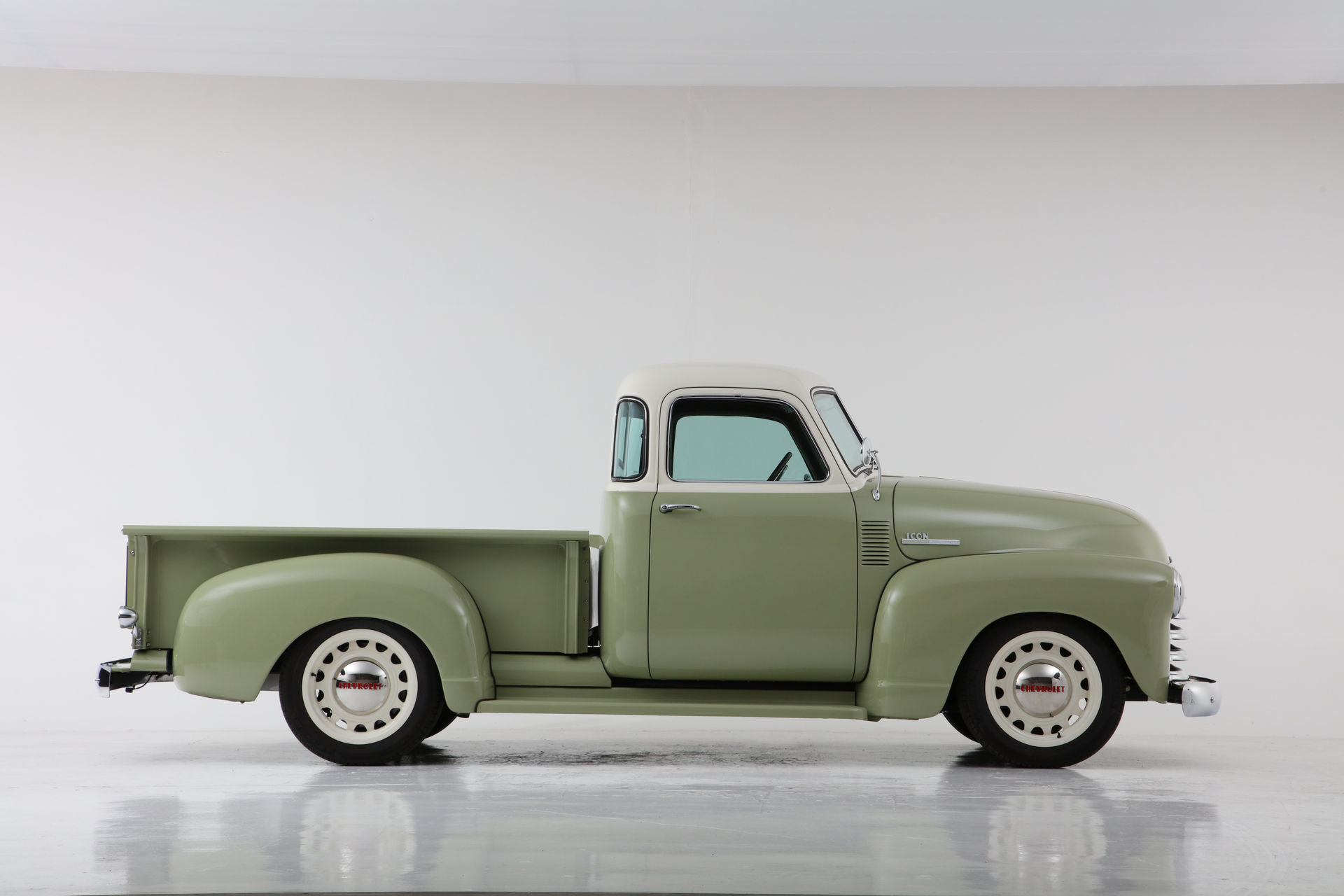 Icon Unveils 1950s Thriftmaster Old School Edition Restomod