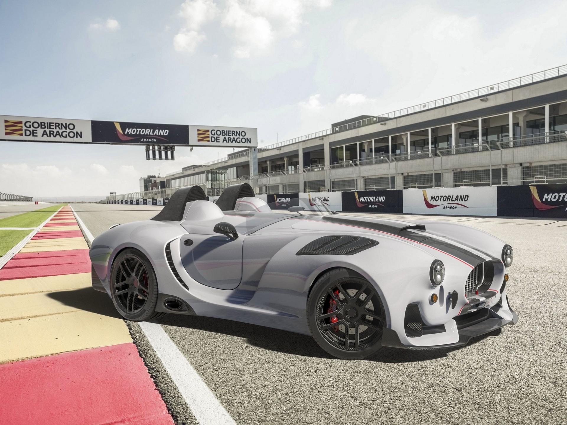 The Knight Vision R Wants To Be A Modern, High-Tech Shelby Cobra With A V8 And Two Electric Motors