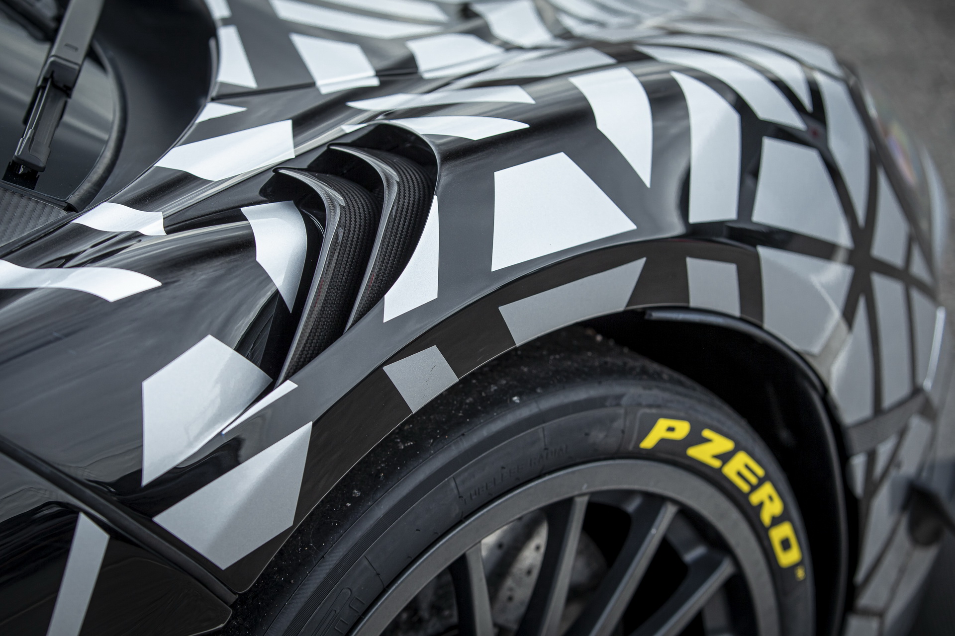 McLaren 620R Now Available With MSO’s ‘R Pack’: Roof Scoop Anyone?