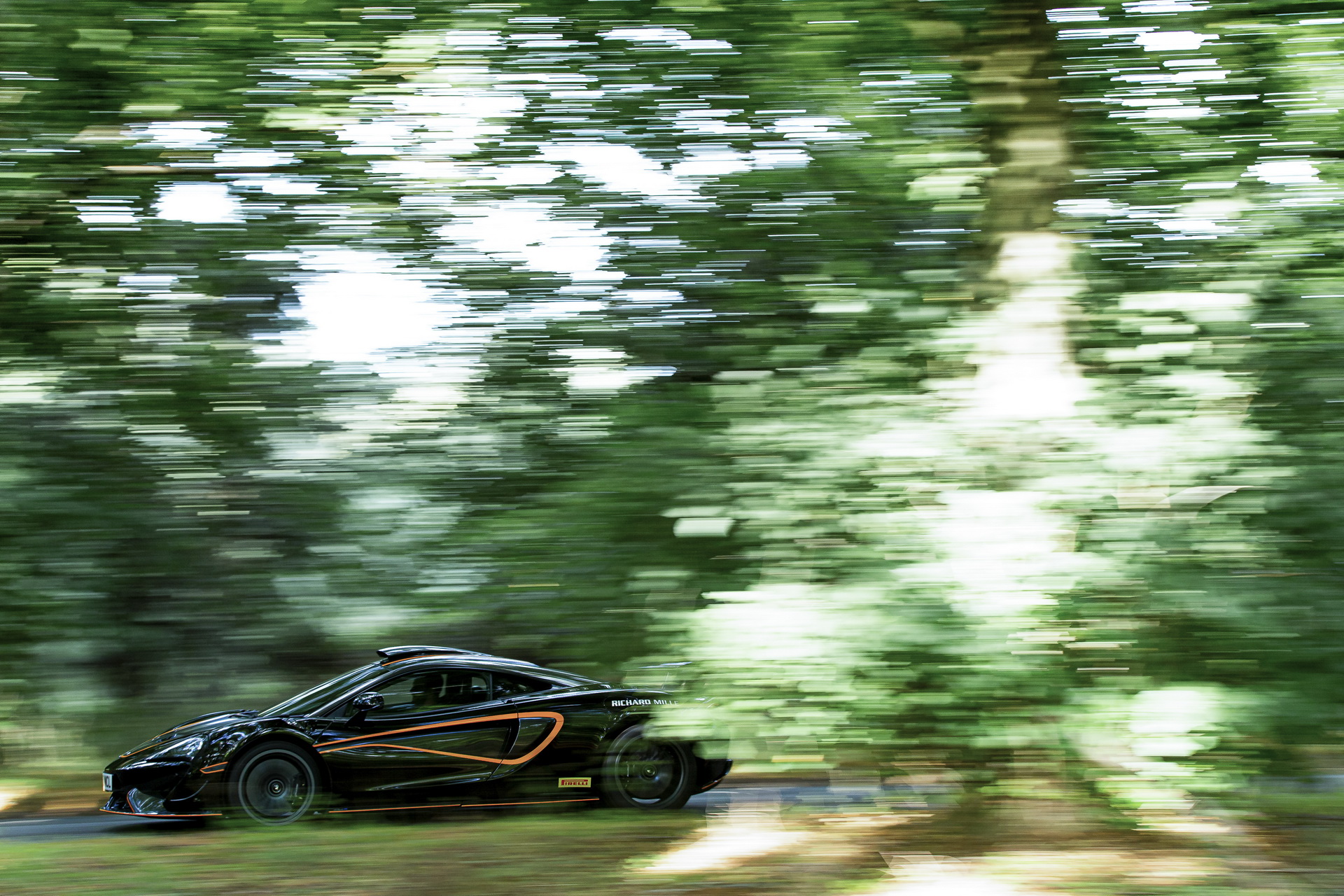 McLaren 620R Now Available With MSO’s ‘R Pack’: Roof Scoop Anyone?