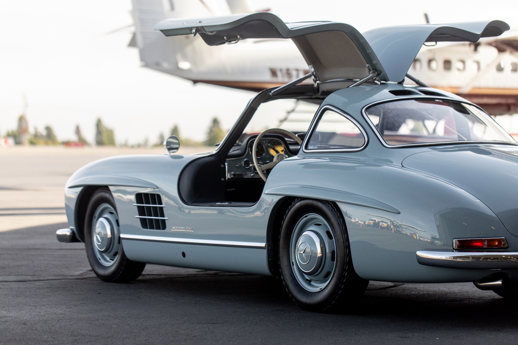 1957 Mercedes-Benz 300SL Gullwing Auction Attracts Bids Of Over $1 Million And Climbing