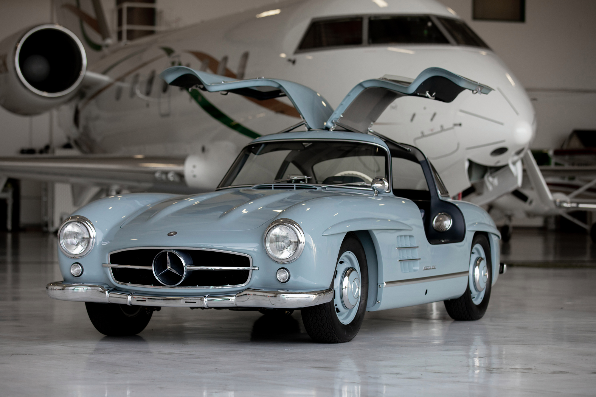 1957 Mercedes-Benz 300SL Gullwing Auction Attracts Bids Of Over $1 Million And Climbing