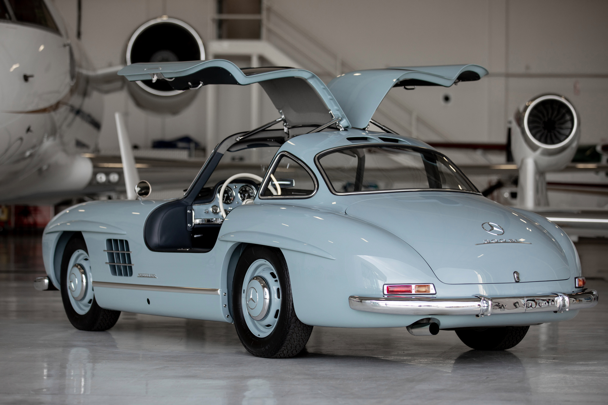 1957 Mercedes-Benz 300SL Gullwing Auction Attracts Bids Of Over $1 Million And Climbing