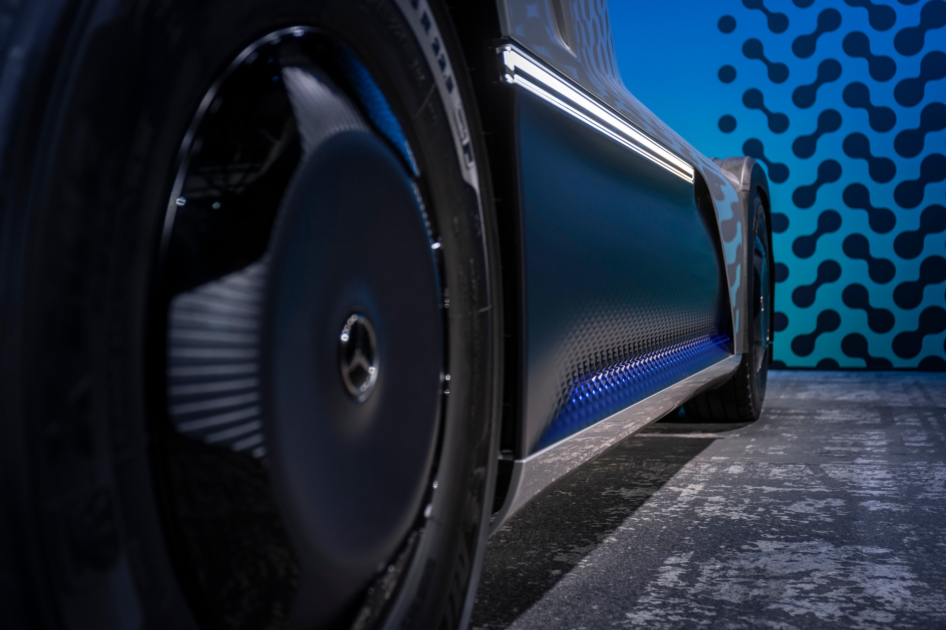 New Mercedes-Benz GenH2 Fuel-Cell Semi Concept Previews Production Model Coming Soon