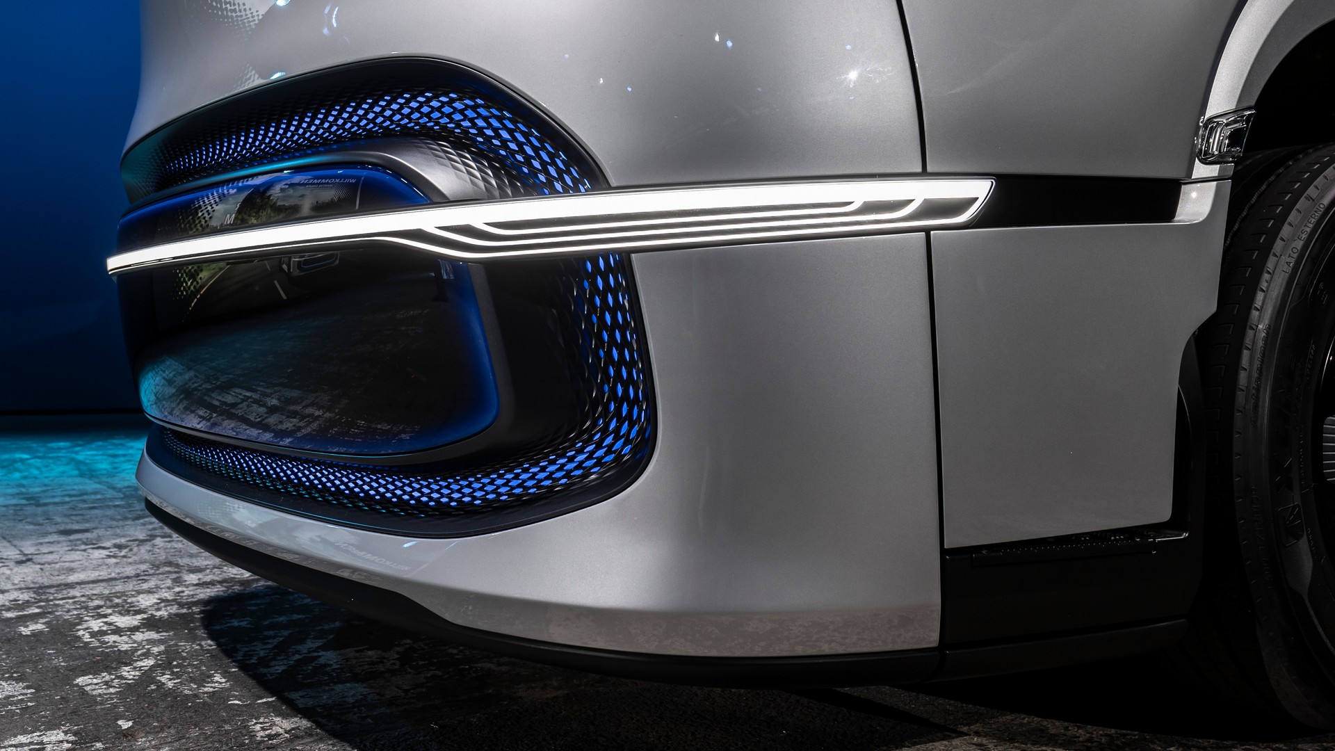 New Mercedes-Benz GenH2 Fuel-Cell Semi Concept Previews Production Model Coming Soon