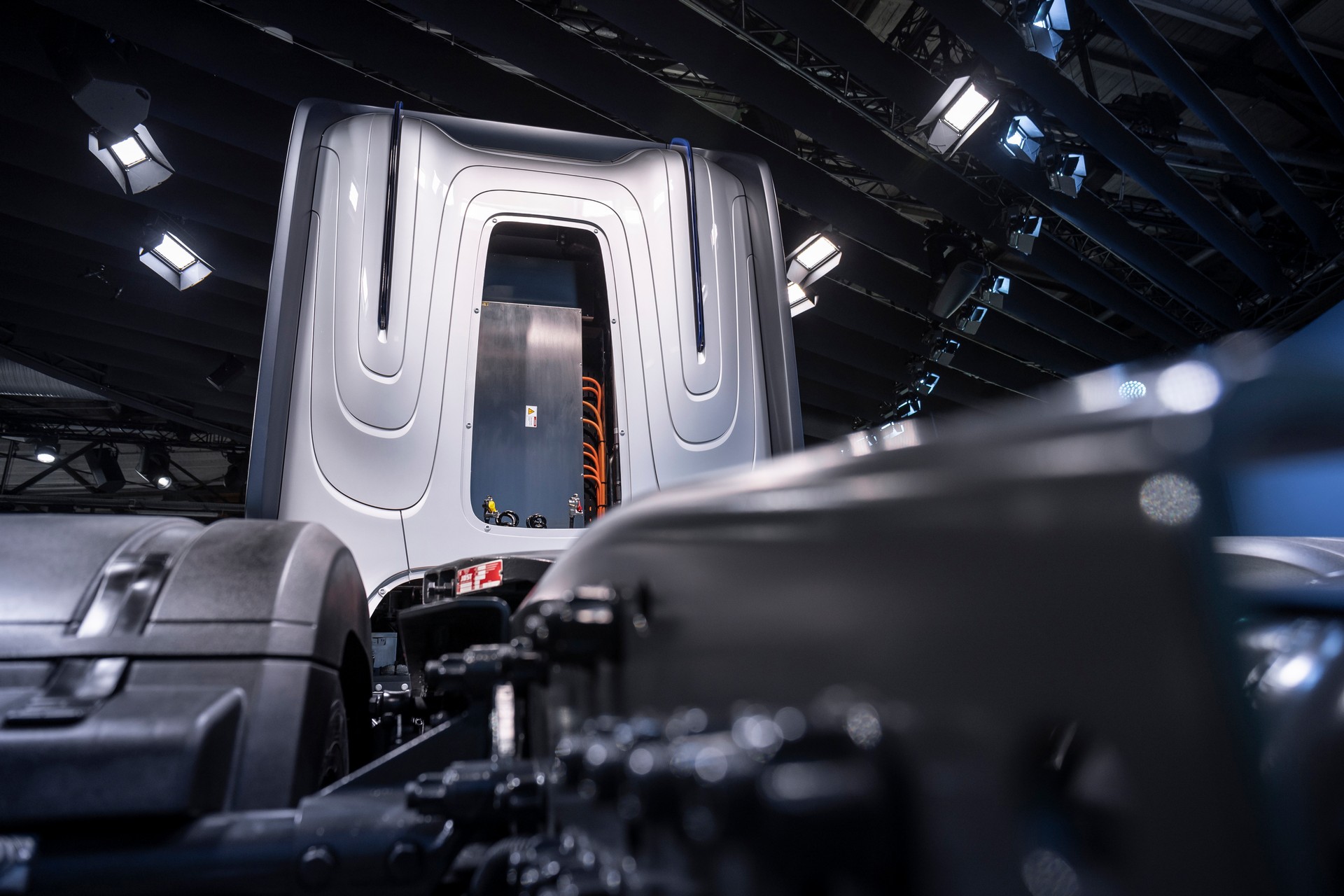 New Mercedes-Benz GenH2 Fuel-Cell Semi Concept Previews Production Model Coming Soon