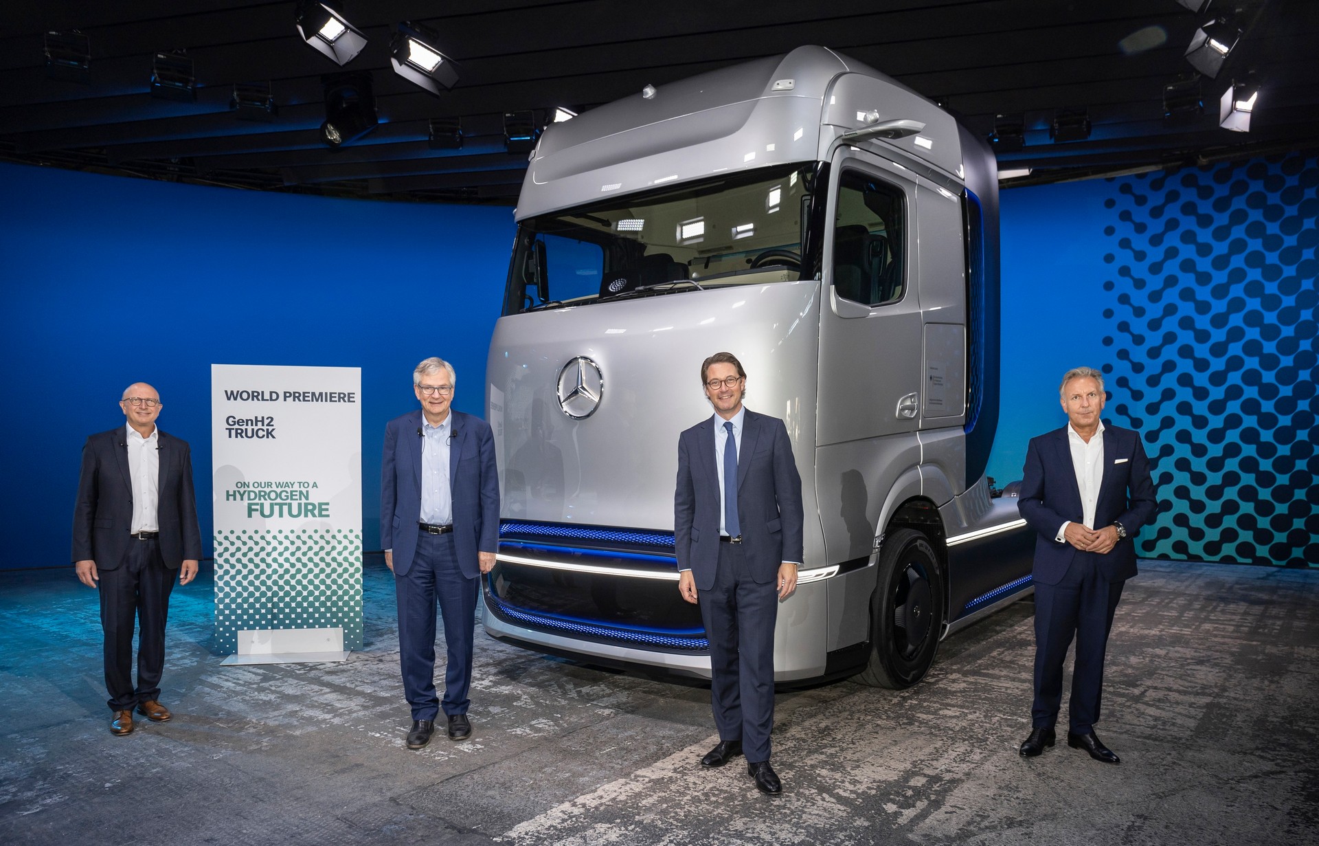 New Mercedes-Benz GenH2 Fuel-Cell Semi Concept Previews Production Model Coming Soon