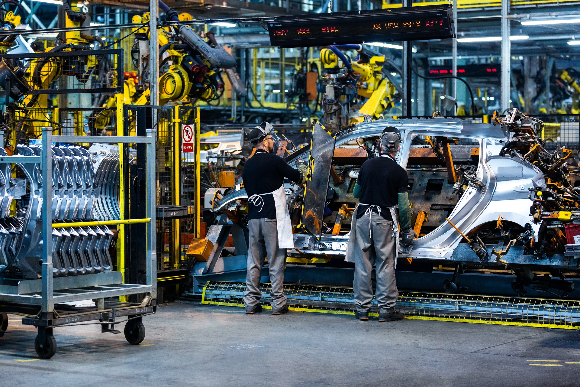 Nissan Has Officially Produced Half A Million Leaf EVs