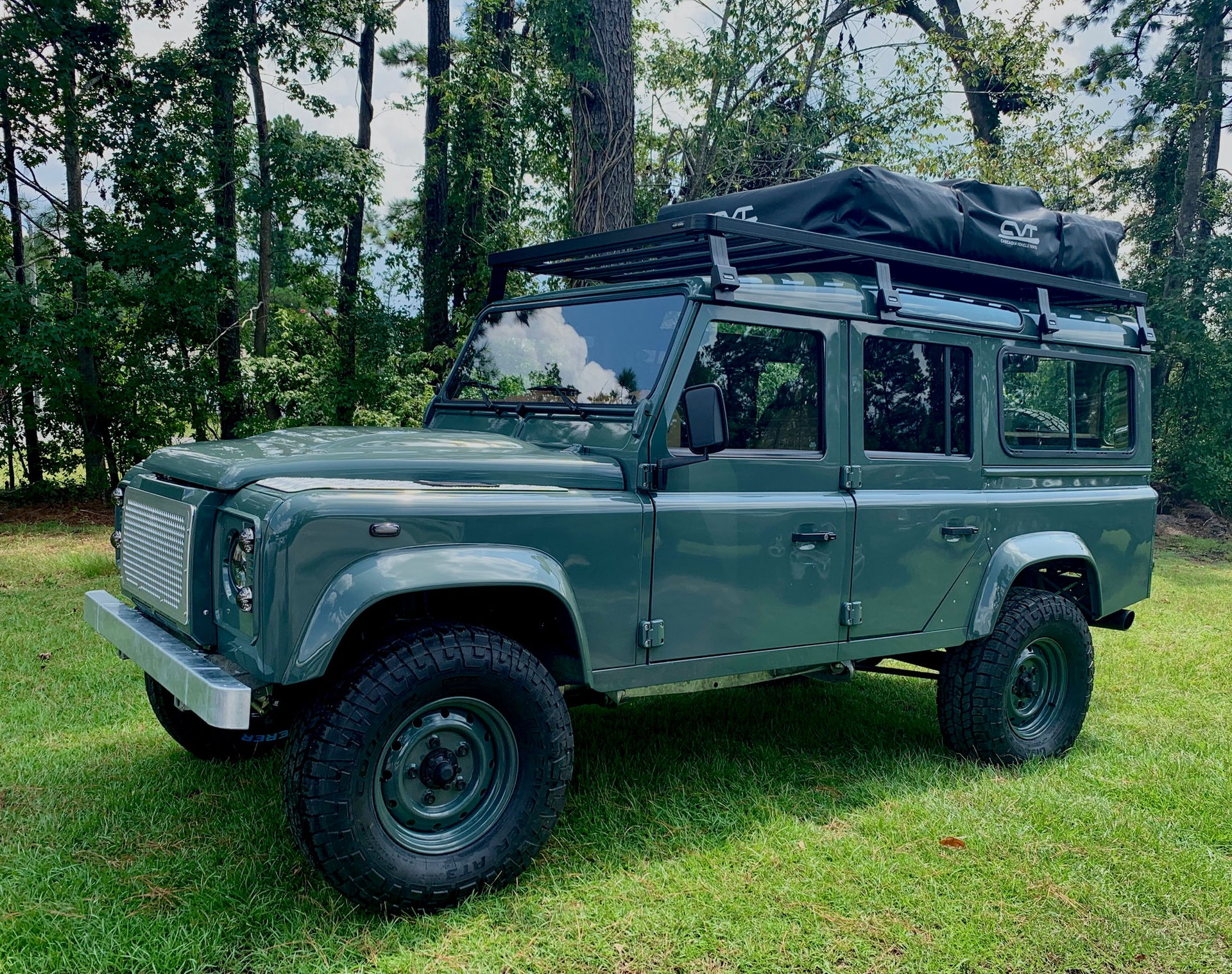 Osprey Unveils Classic Land Rover Defender With A 6.2-Liter V8