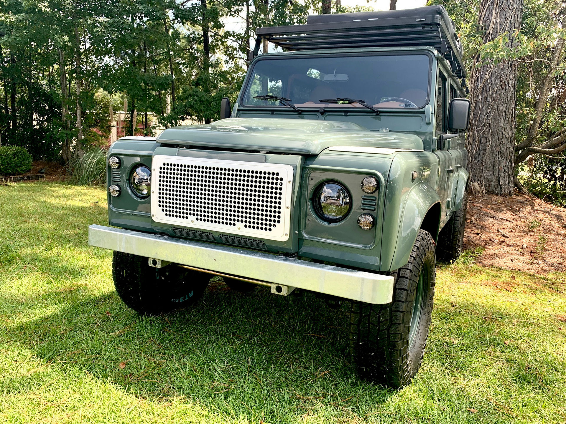 Osprey Unveils Classic Land Rover Defender With A 6.2-Liter V8