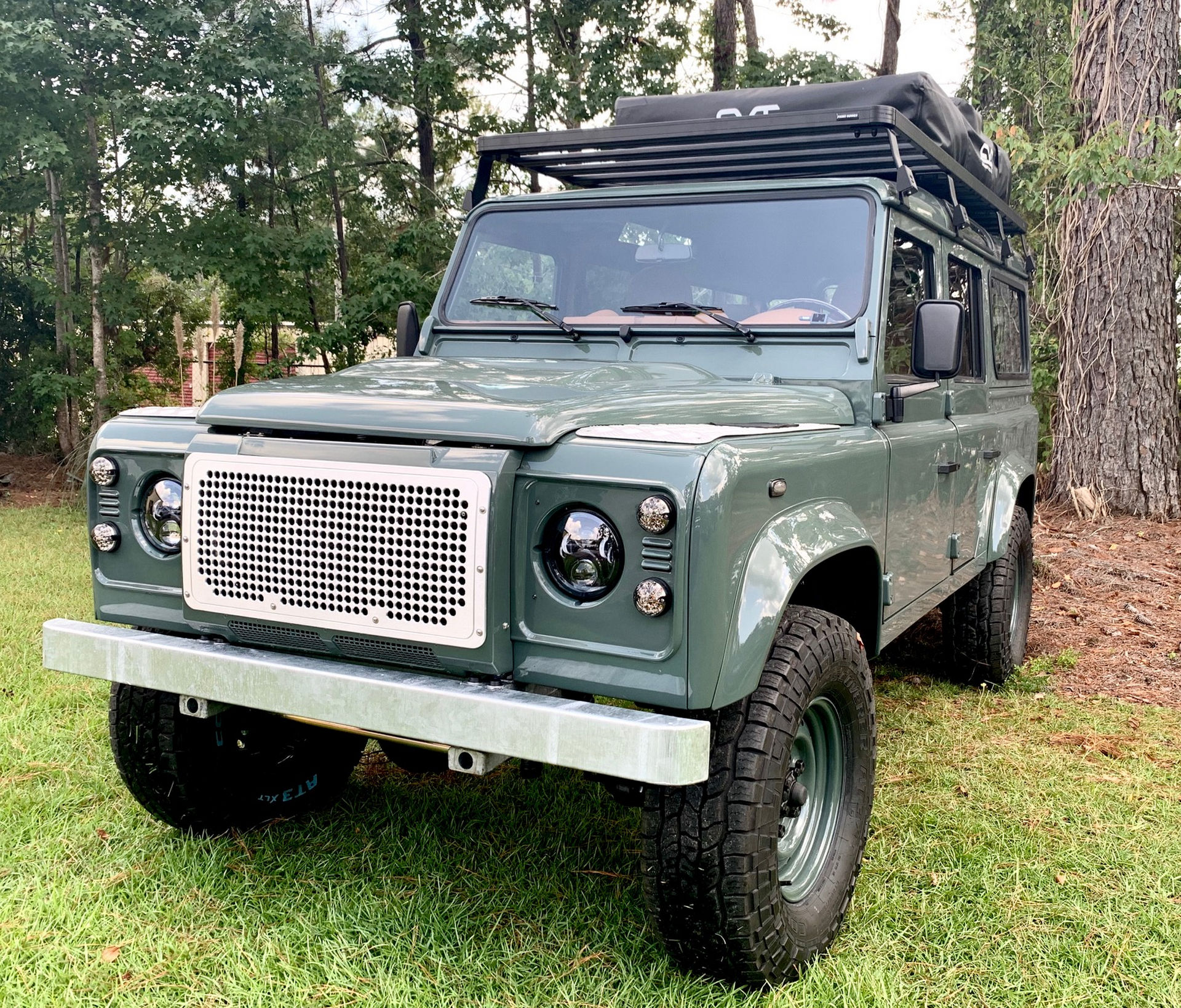 Osprey Unveils Classic Land Rover Defender With A 6.2-Liter V8