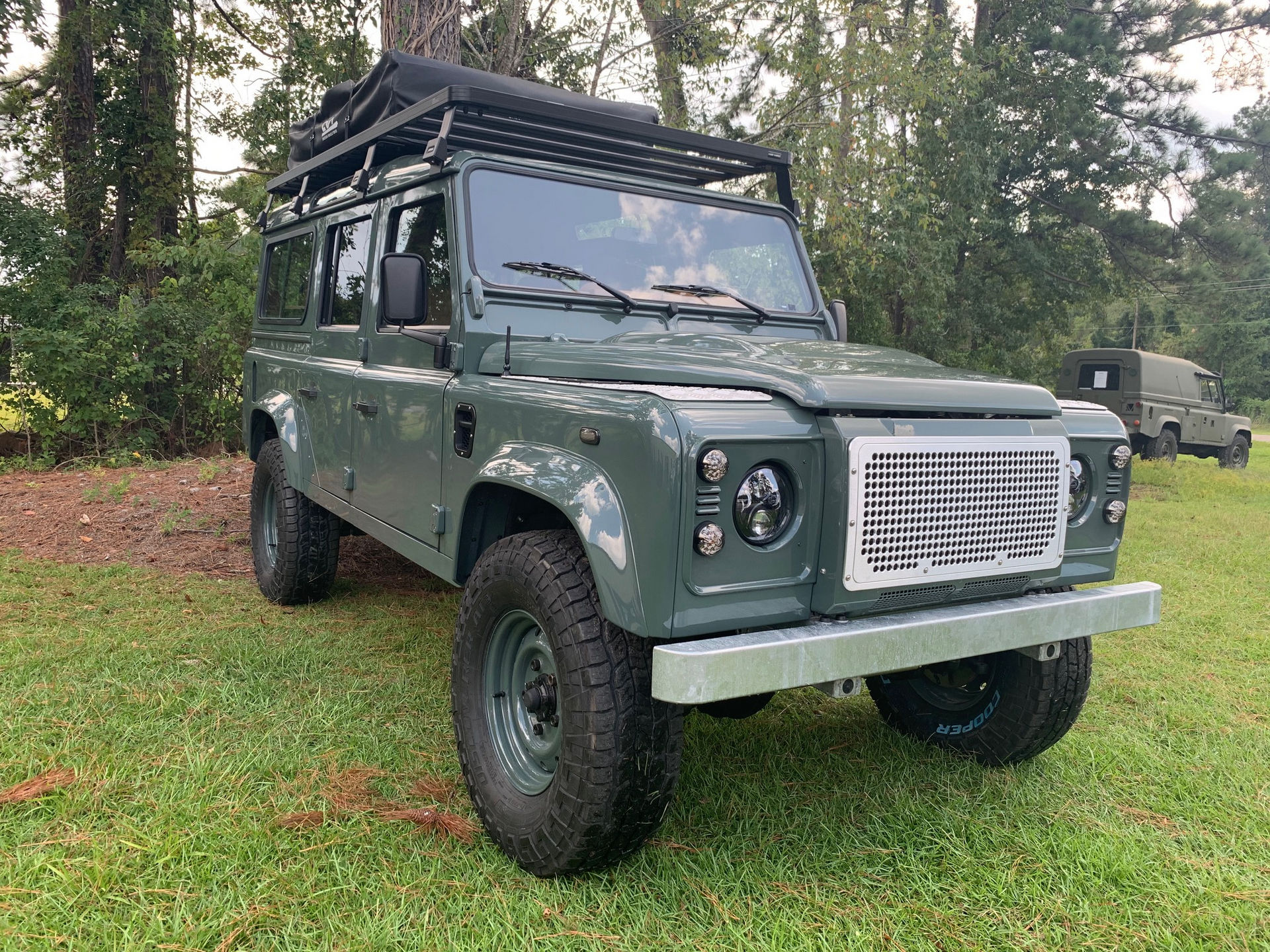 Osprey Unveils Classic Land Rover Defender With A 6.2-Liter V8