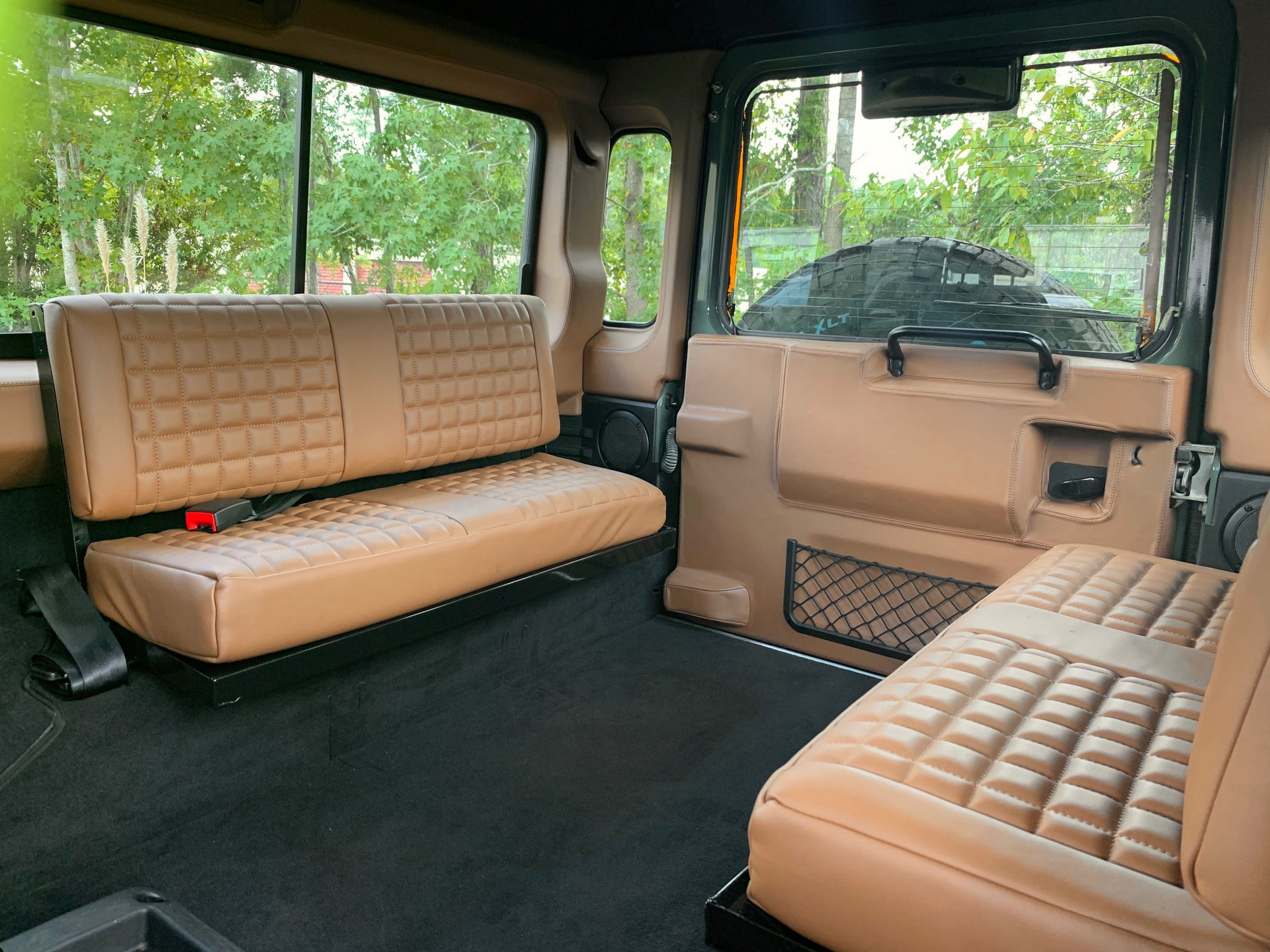 Osprey Unveils Classic Land Rover Defender With A 6.2-Liter V8