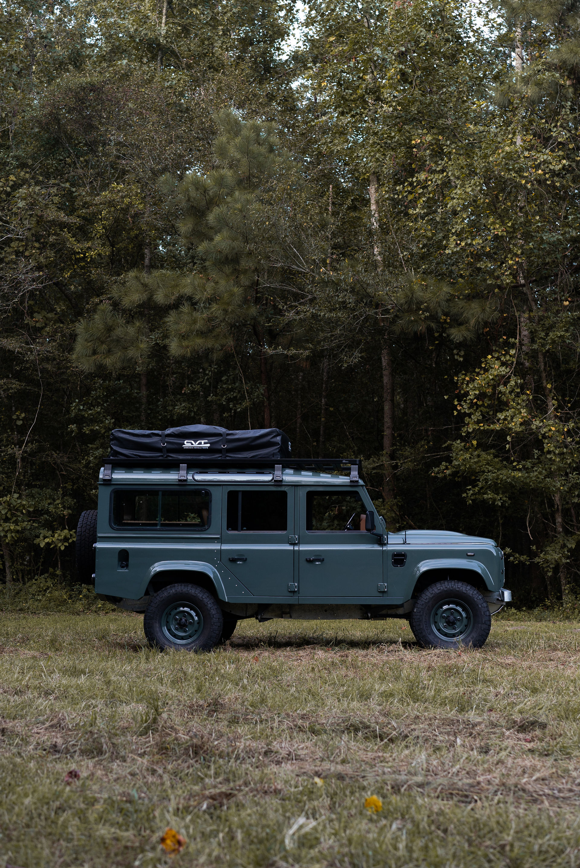 Osprey Unveils Classic Land Rover Defender With A 6.2-Liter V8