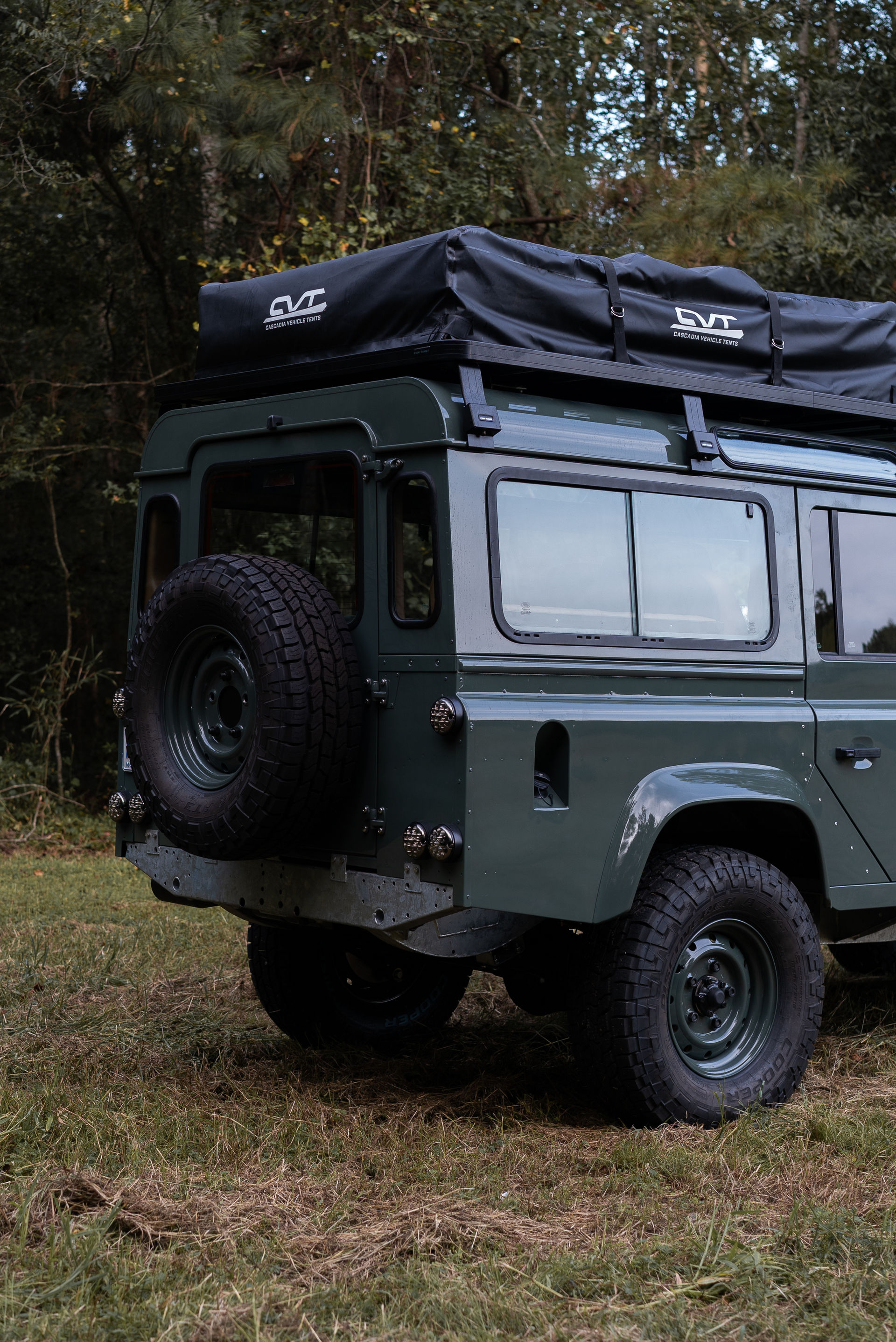 Osprey Unveils Classic Land Rover Defender With A 6.2-Liter V8