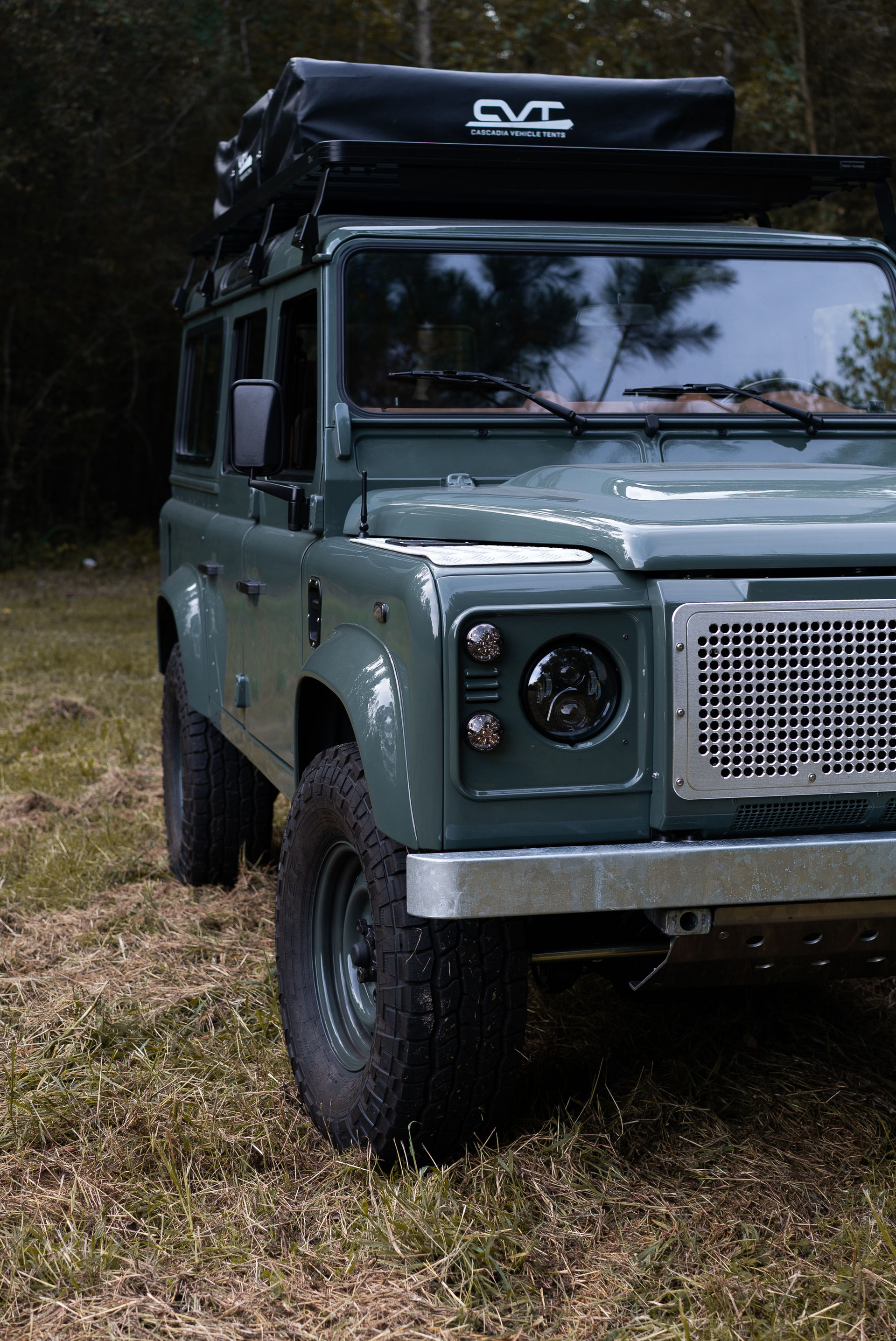 Osprey Unveils Classic Land Rover Defender With A 6.2-Liter V8