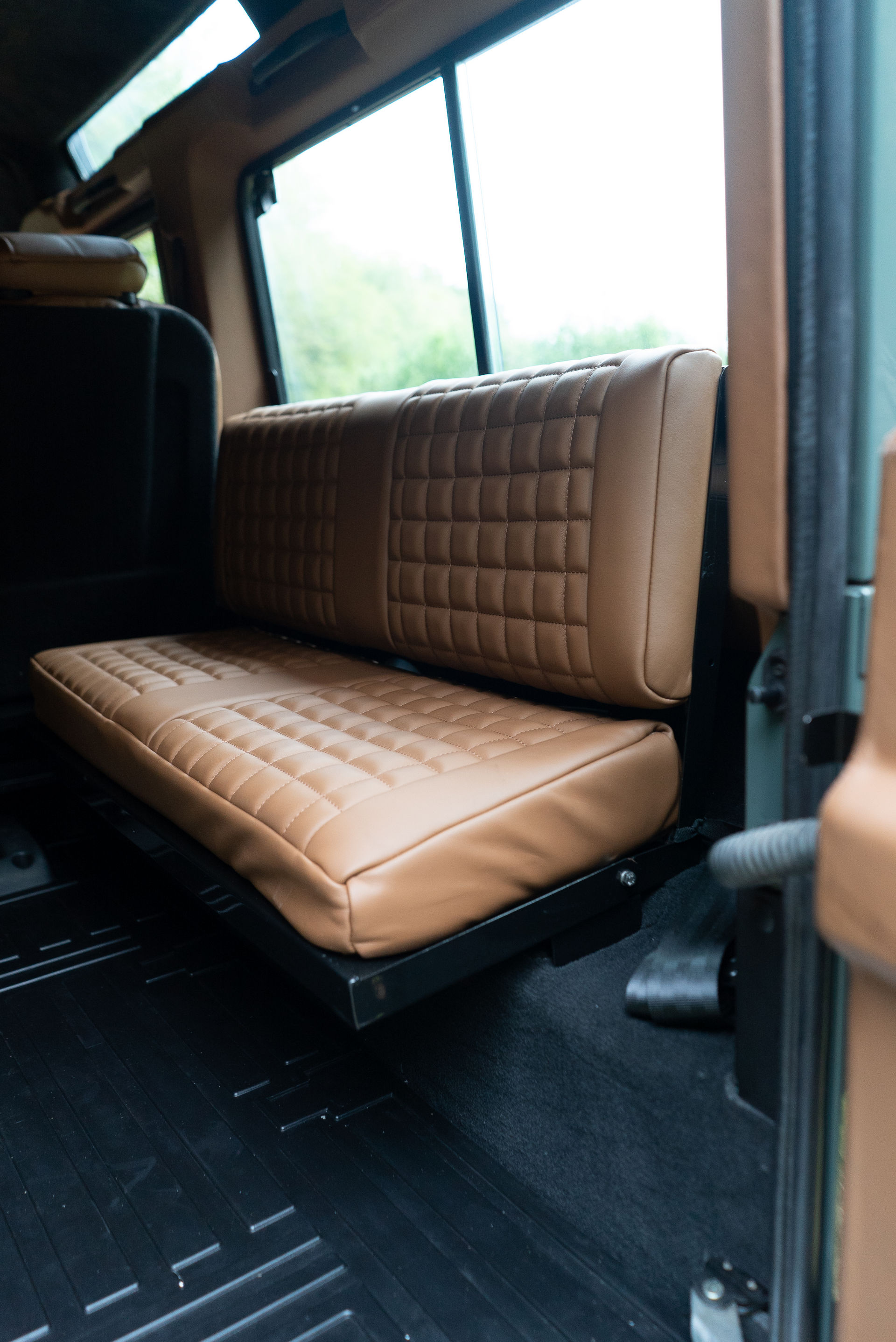 Osprey Unveils Classic Land Rover Defender With A 6.2-Liter V8