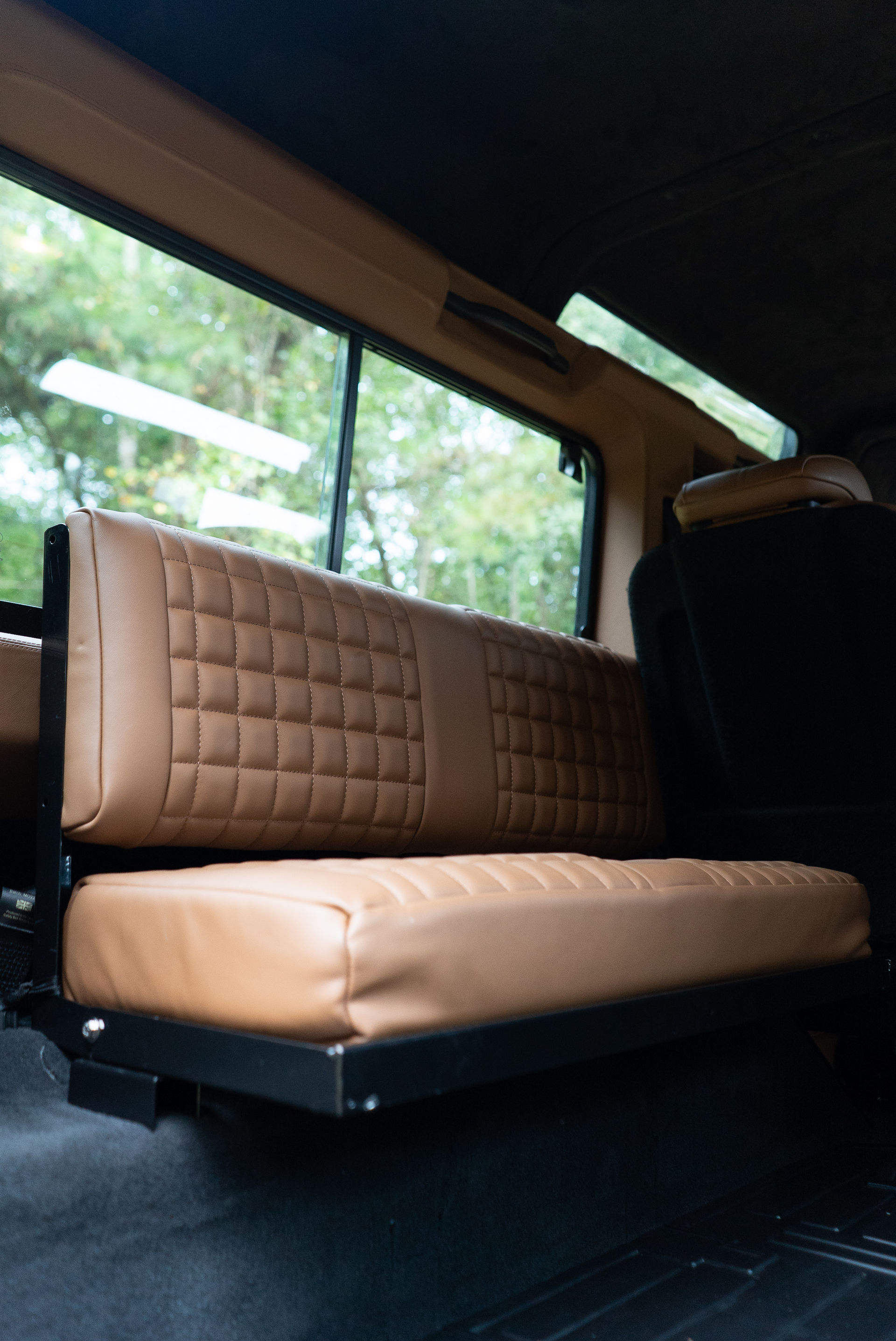 Osprey Unveils Classic Land Rover Defender With A 6.2-Liter V8