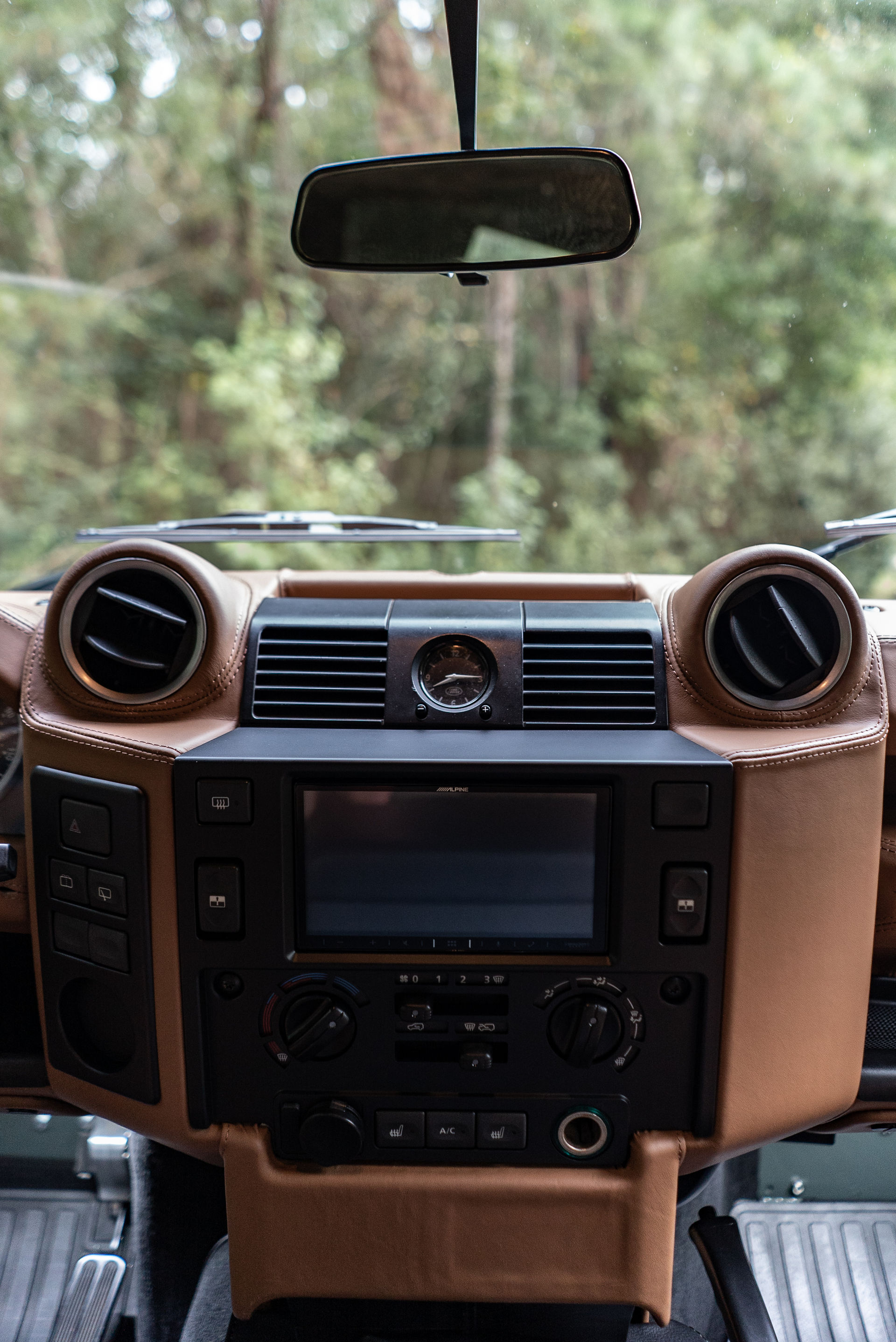 Osprey Unveils Classic Land Rover Defender With A 6.2-Liter V8