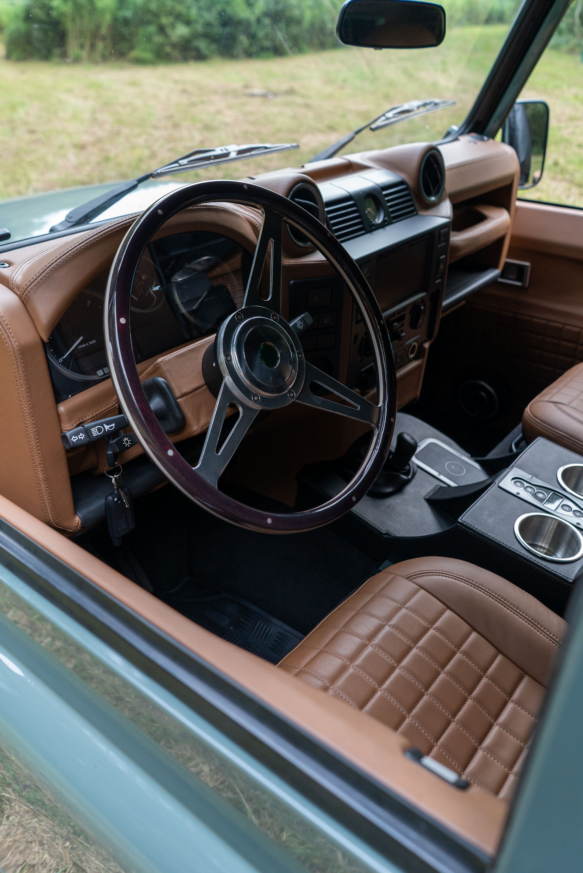 Osprey Unveils Classic Land Rover Defender With A 6.2-Liter V8