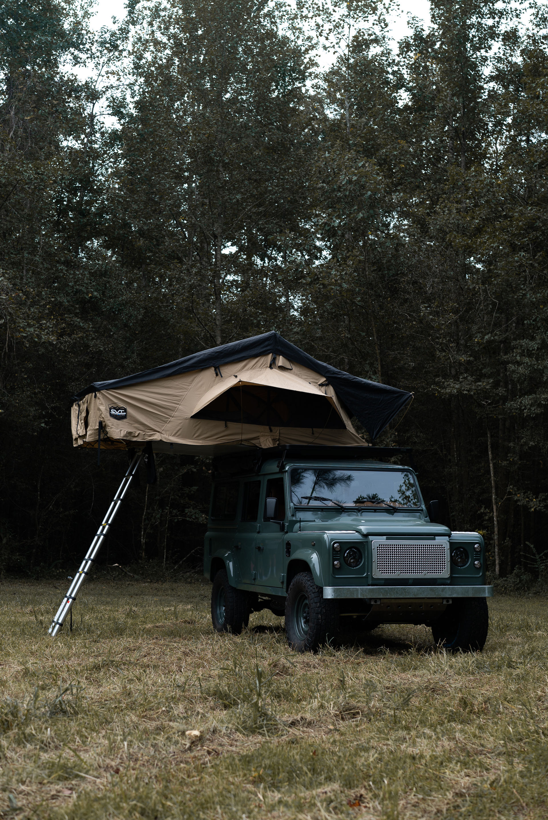 Osprey Unveils Classic Land Rover Defender With A 6.2-Liter V8