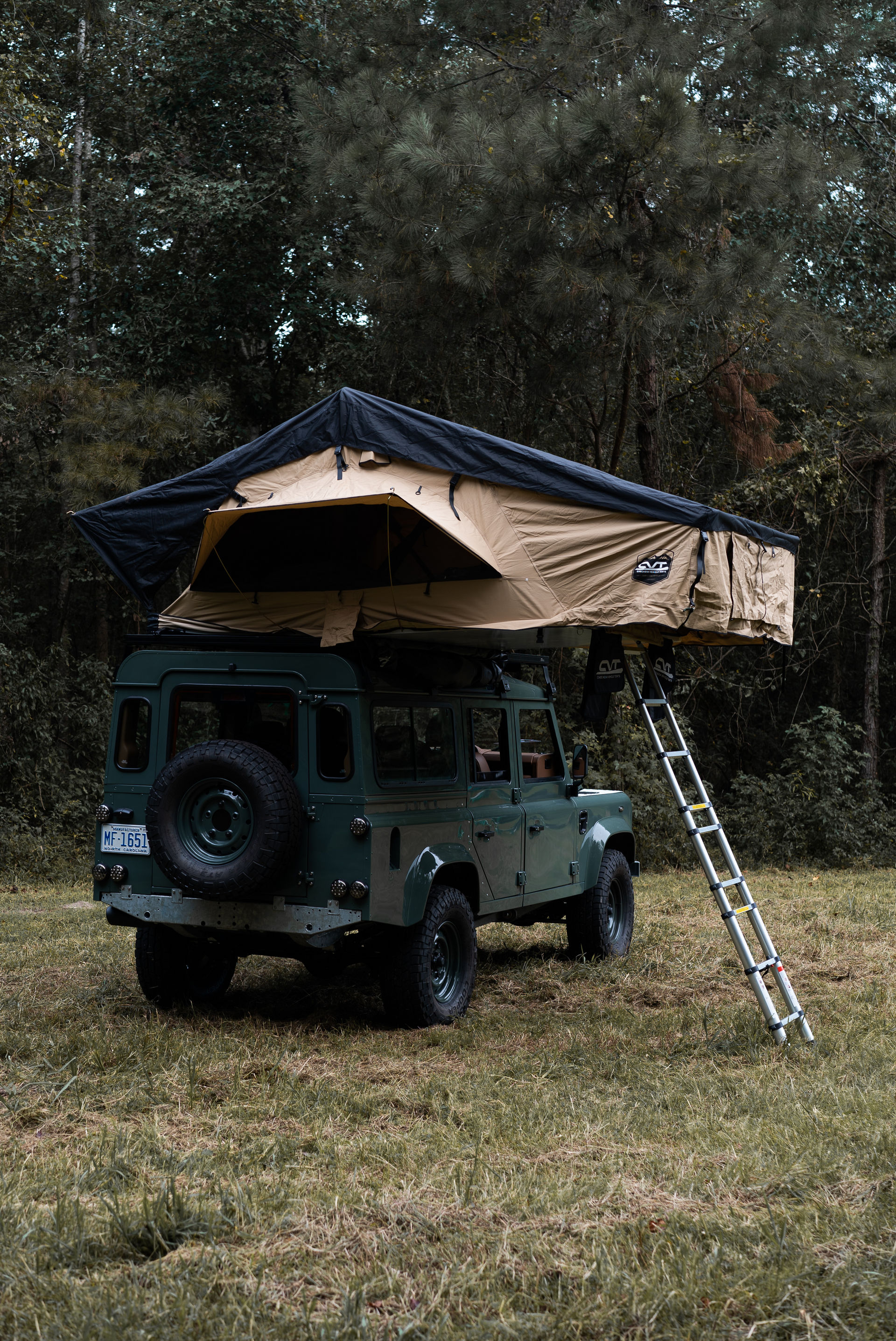 Osprey Unveils Classic Land Rover Defender With A 6.2-Liter V8