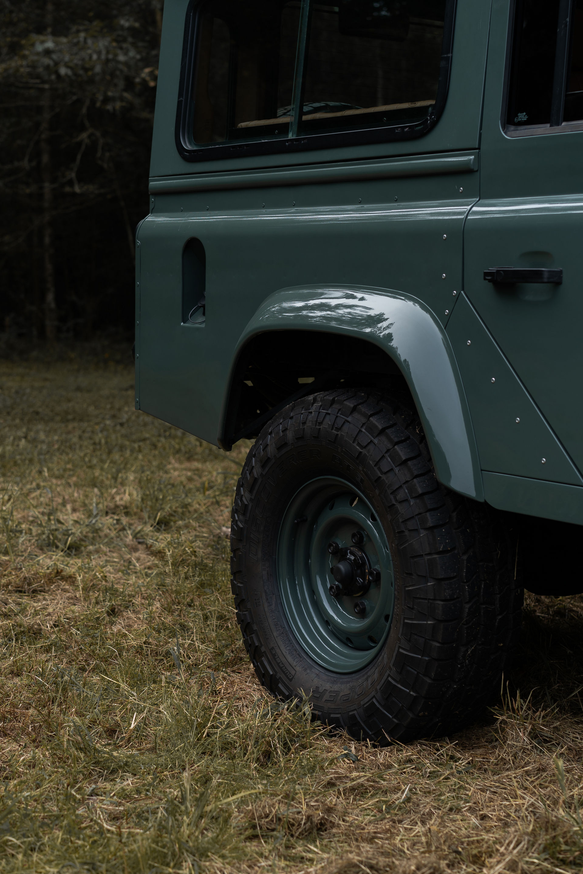 Osprey Unveils Classic Land Rover Defender With A 6.2-Liter V8