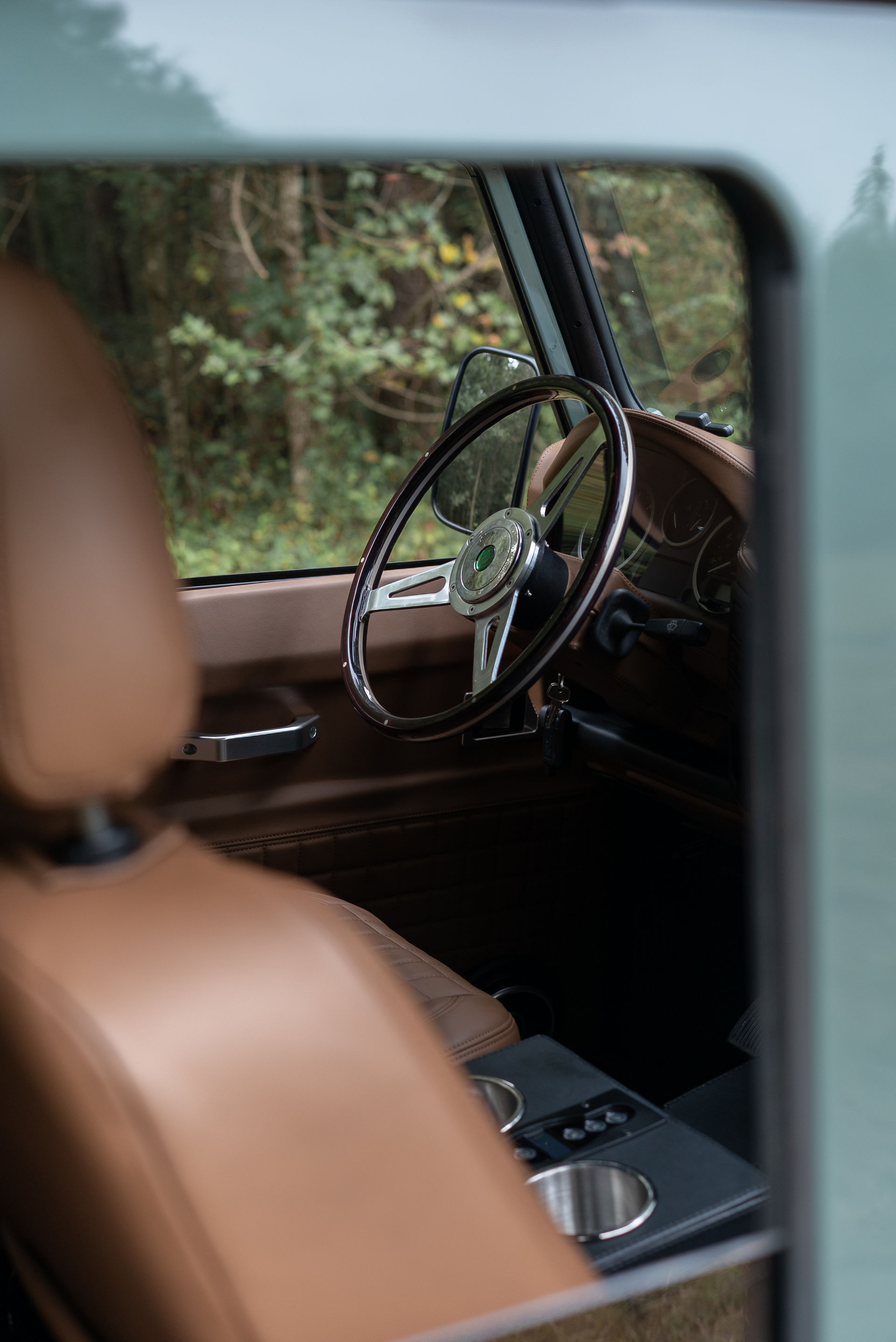 Osprey Unveils Classic Land Rover Defender With A 6.2-Liter V8