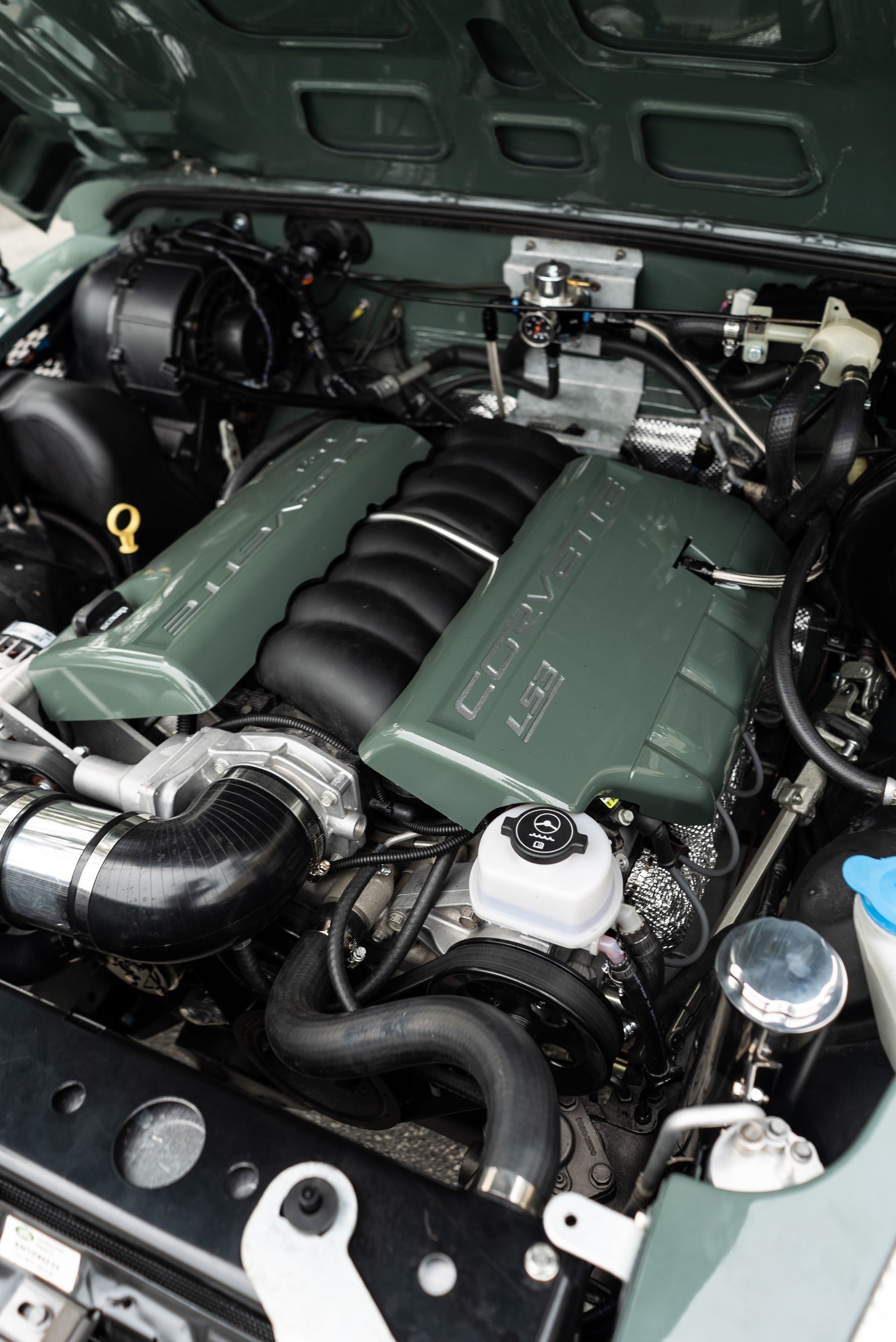 Osprey Unveils Classic Land Rover Defender With A 6.2-Liter V8