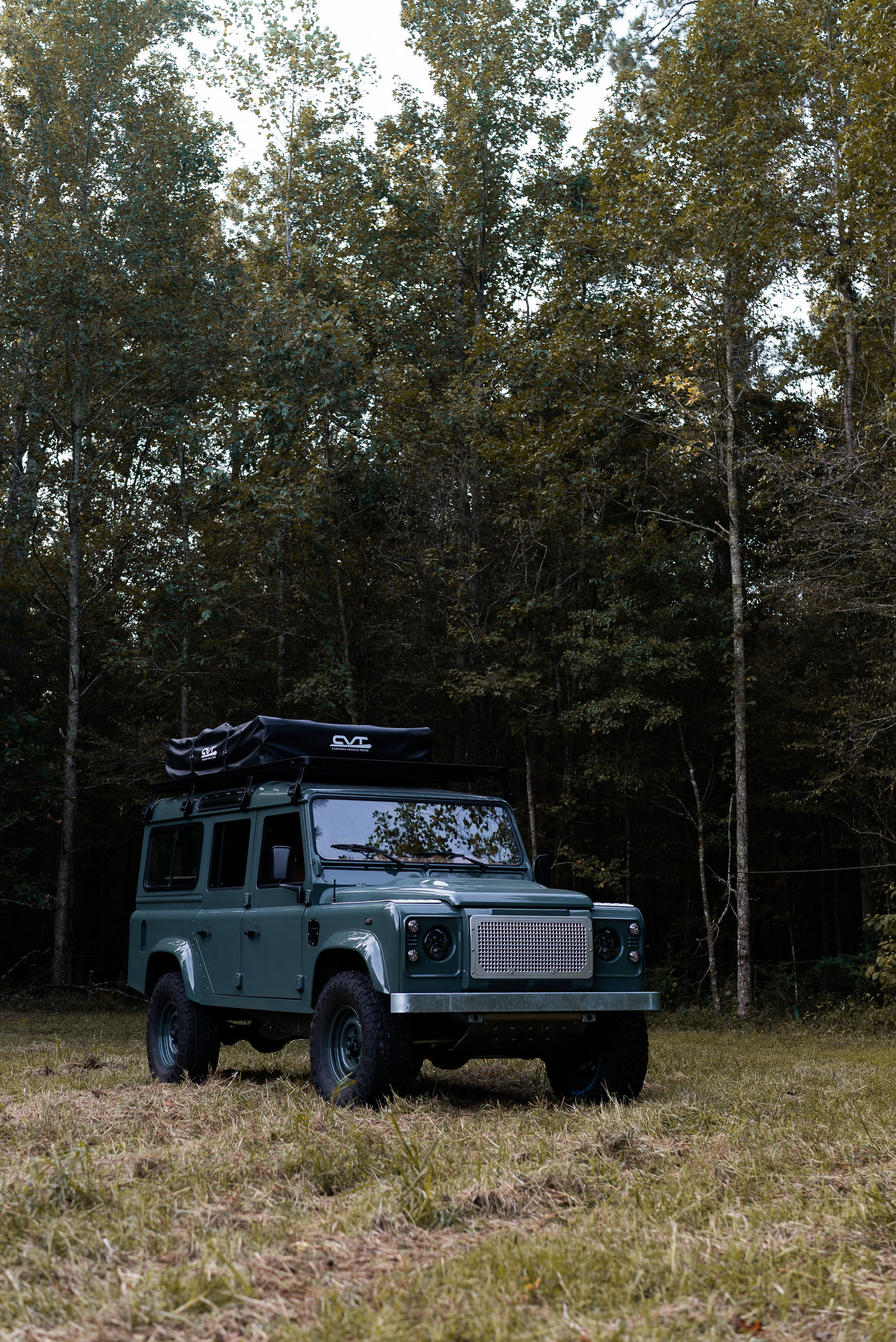 Osprey Unveils Classic Land Rover Defender With A 6.2-Liter V8